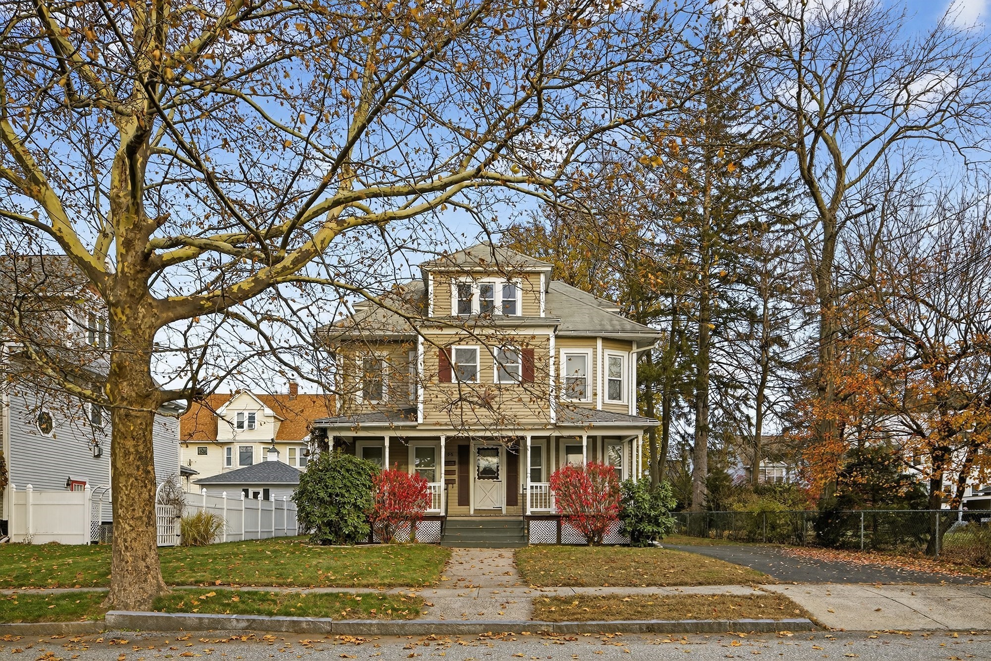 95 Washington St, Chicopee, MA 01020