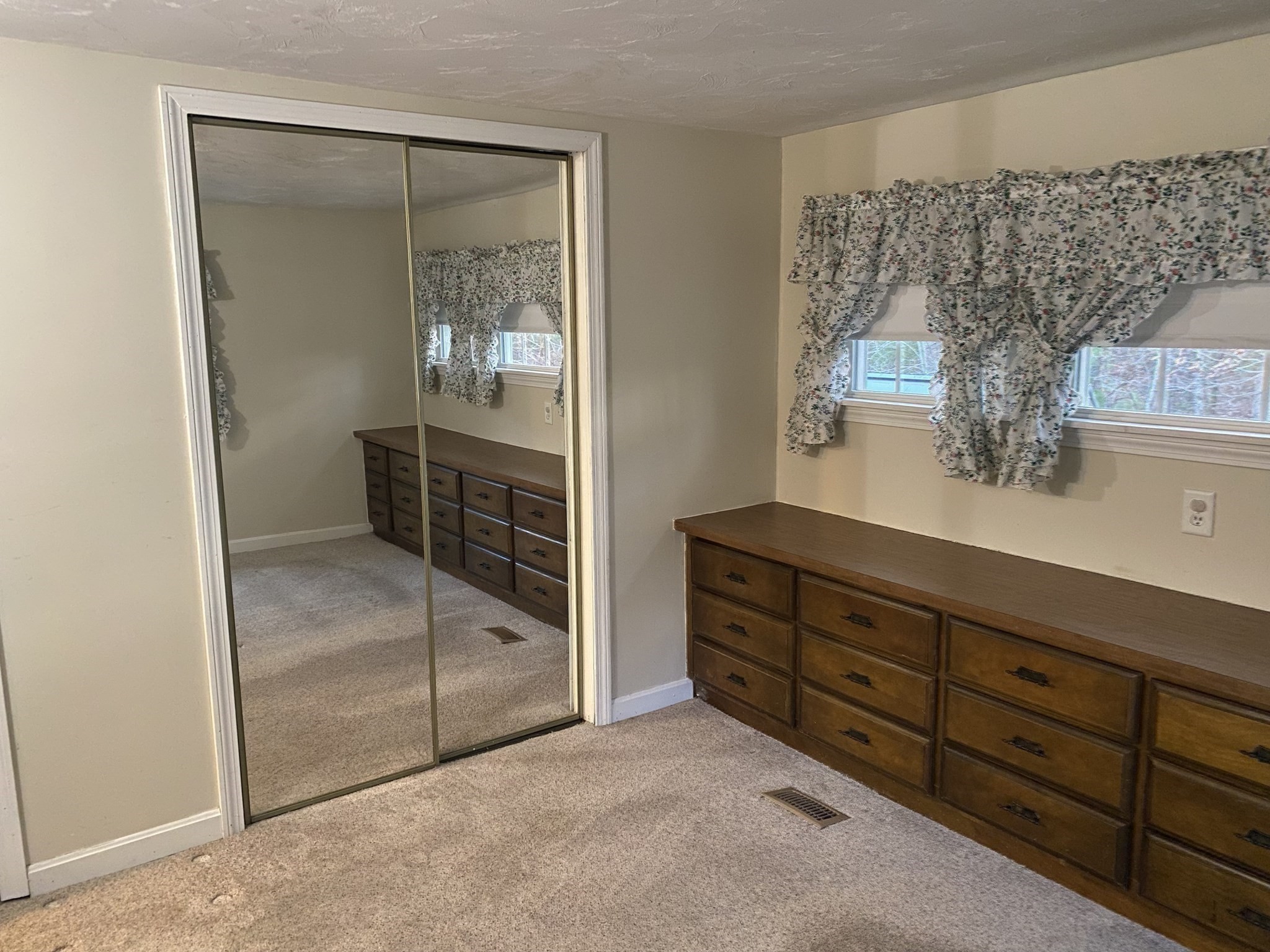 38 Danielle St, Plainville, MA 02762 - Image 17