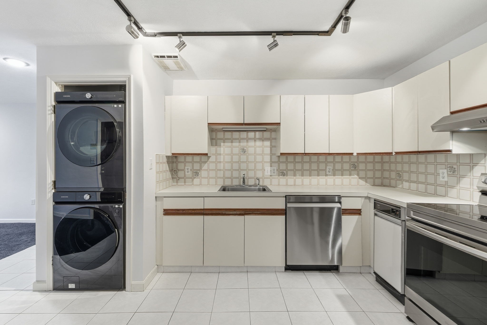 9 Thomas St. Unit C11, Saugus, MA 01906 - Image 8