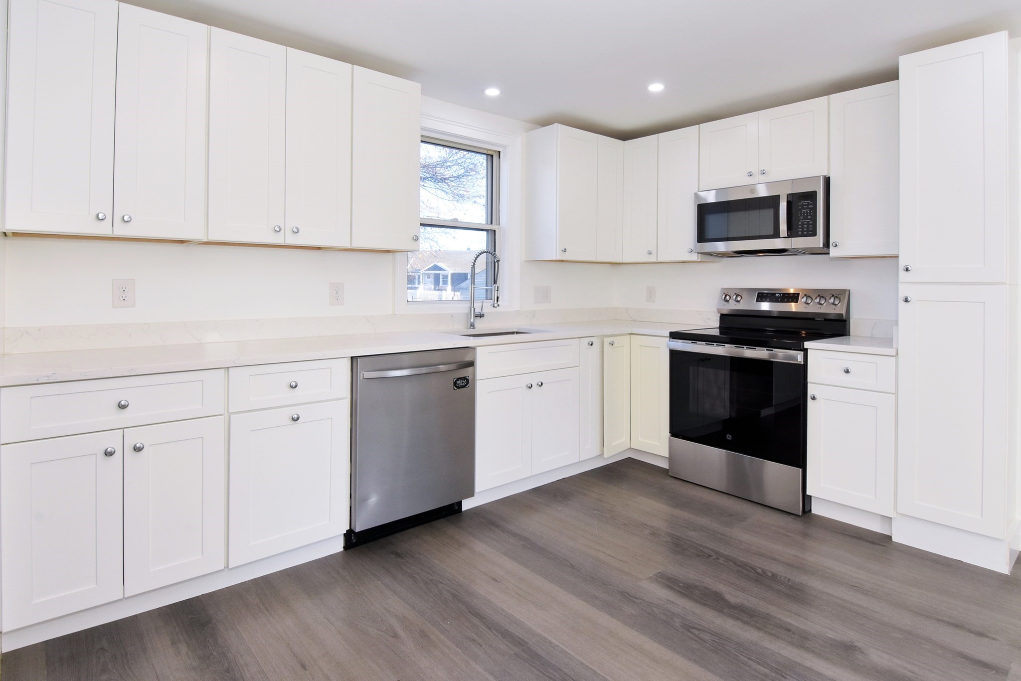 11 W Hawley Street, Lawrence, MA 01843 - Image 10