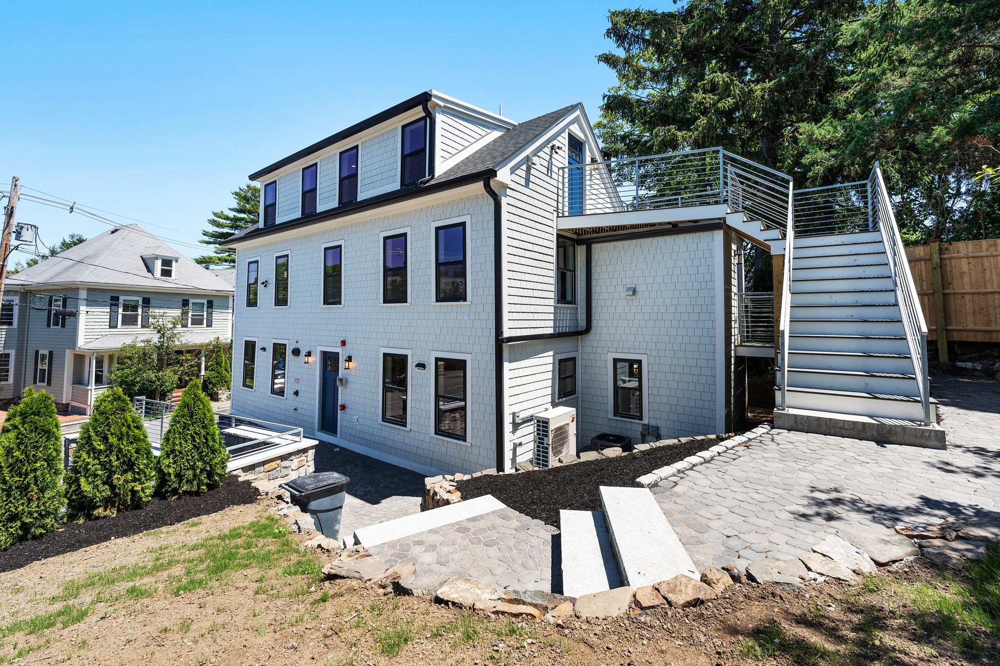 290 Washington St Unit 2, Marblehead, MA 01945