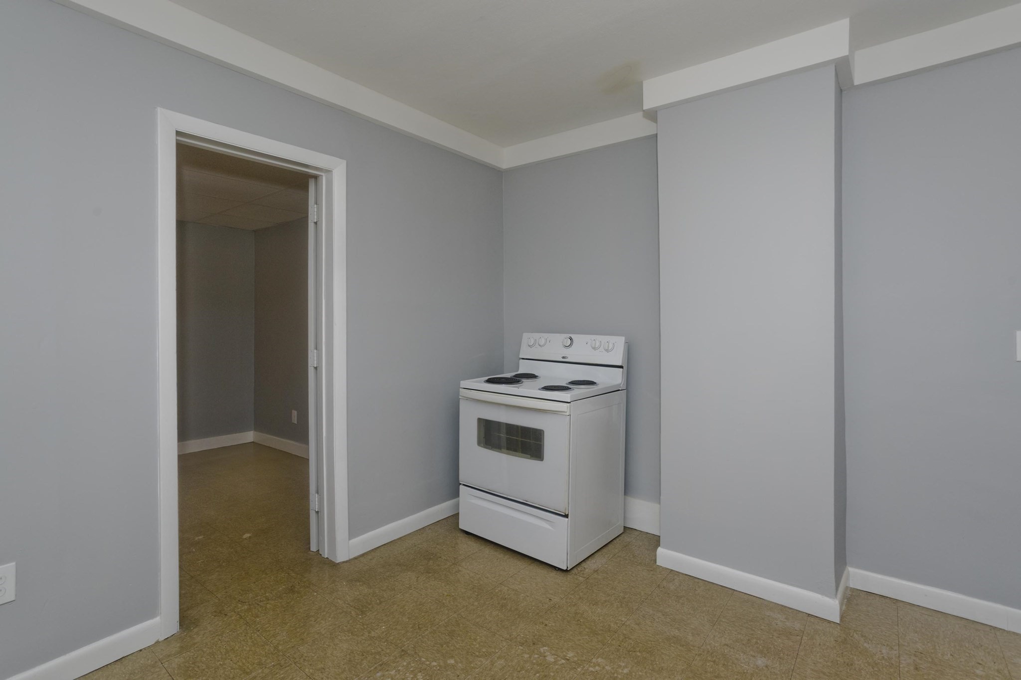 298 Oakland St, Springfield, MA 01108 - Image 8