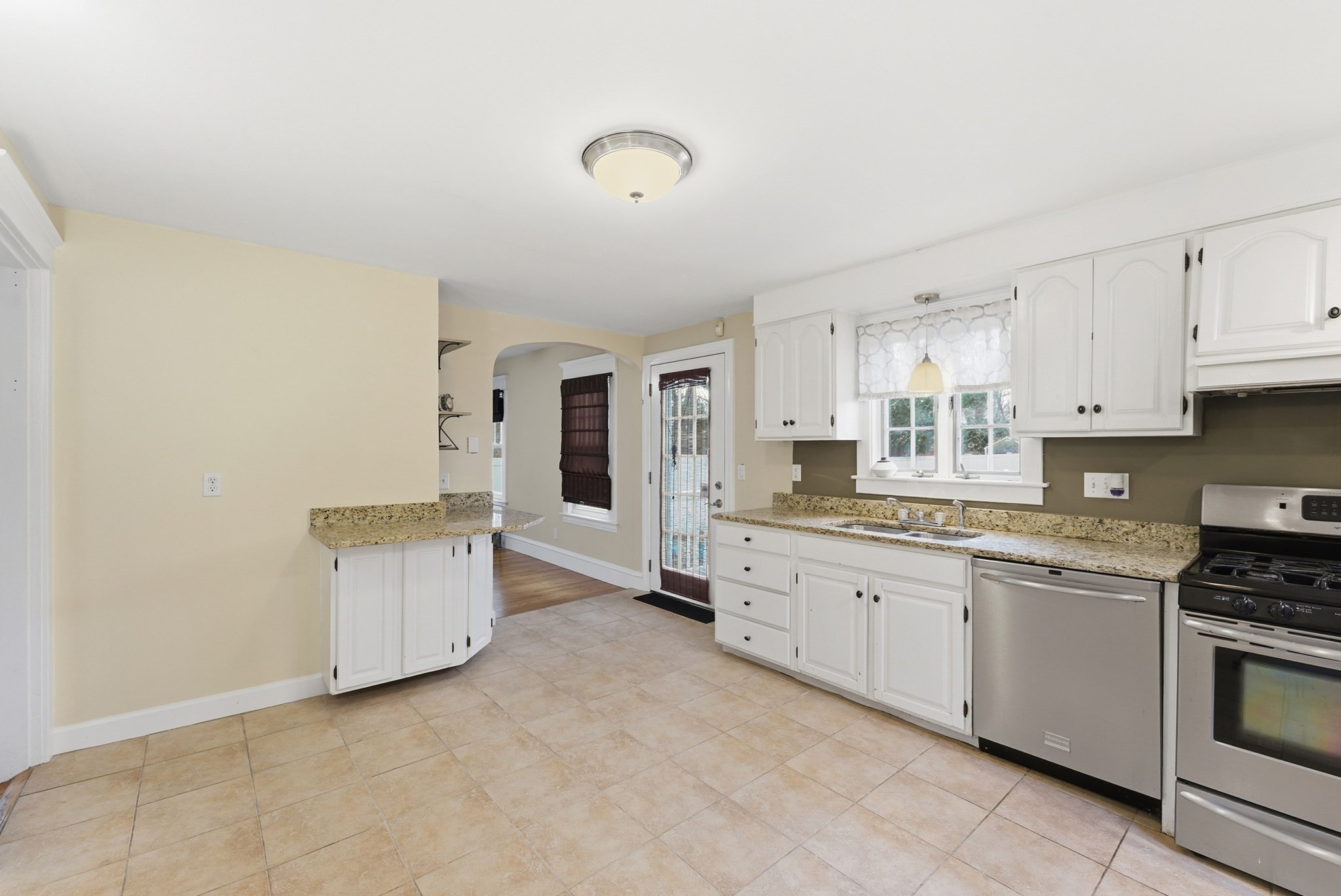 36 Garland St, Springfield, MA 01118 - Image 11