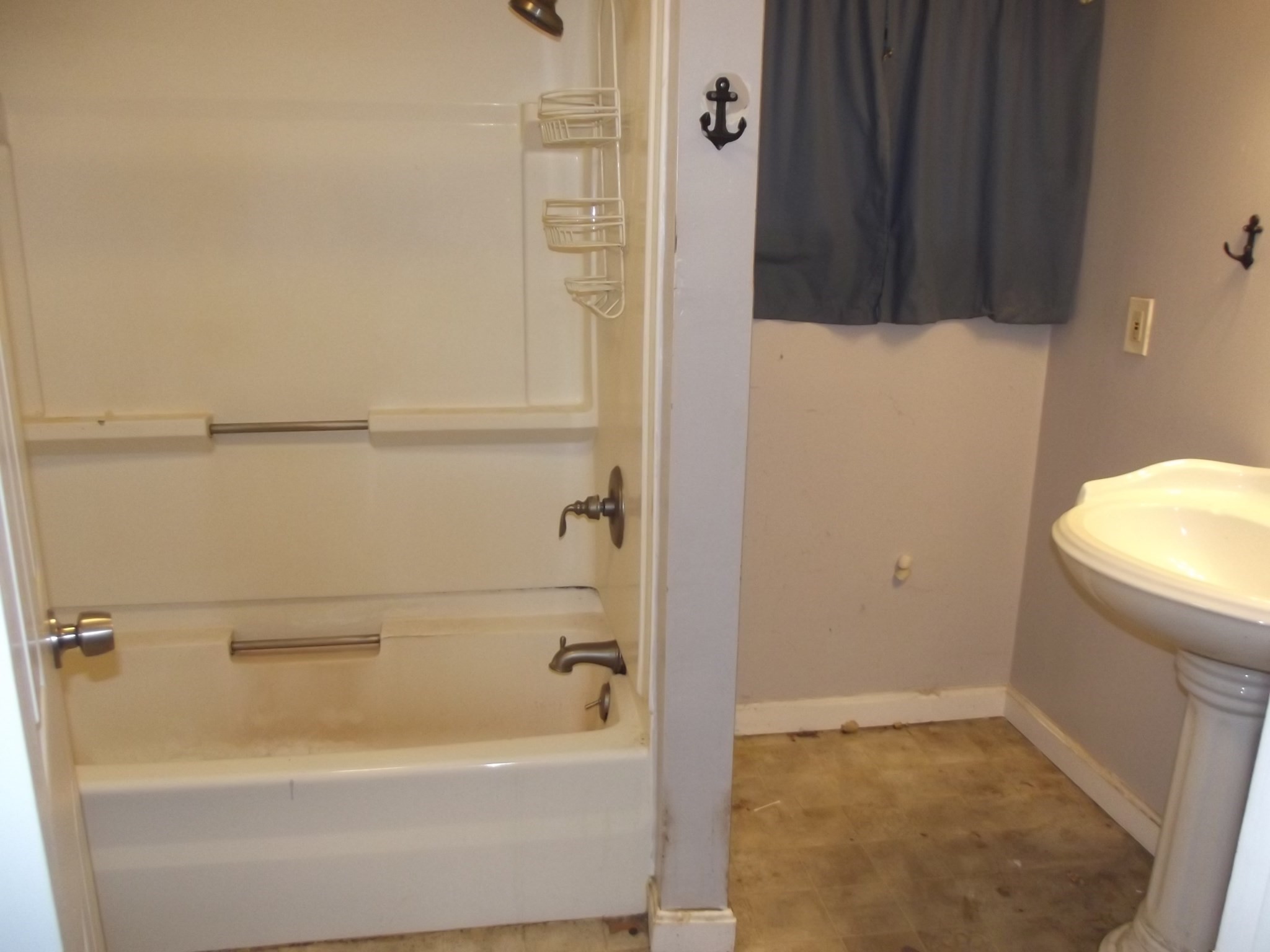 27 Elizabeth St, Lunenburg, MA 01462 - Image 7