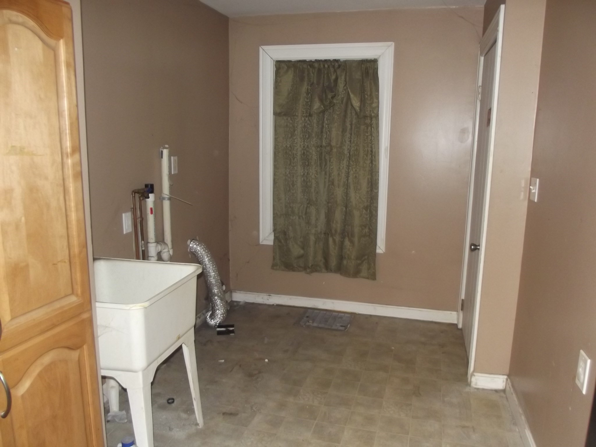 27 Elizabeth St, Lunenburg, MA 01462 - Image 8