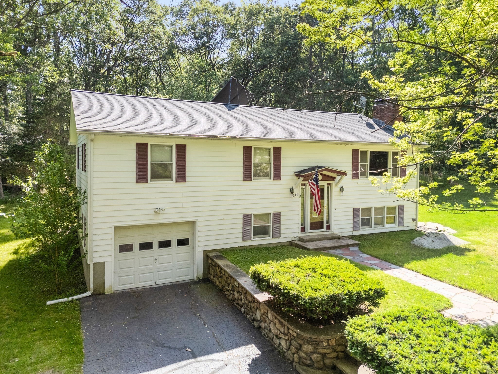 215 Chestnut St, Uxbridge, MA 01569 - Image 2