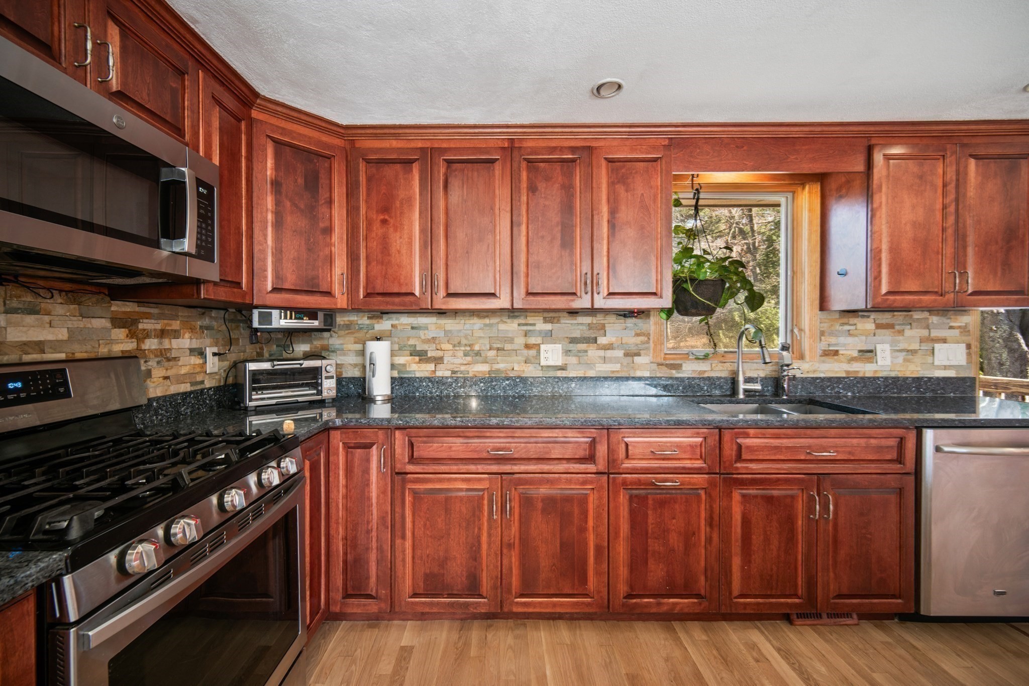 42 Sundin Rd, Weymouth, MA 02188 - Image 4