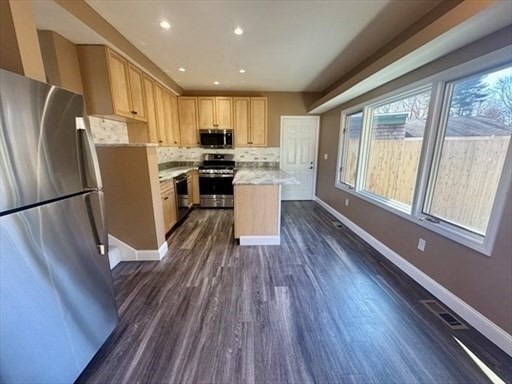 39 Neillian St Unit 39, Bedford, MA 01730 - Image 2