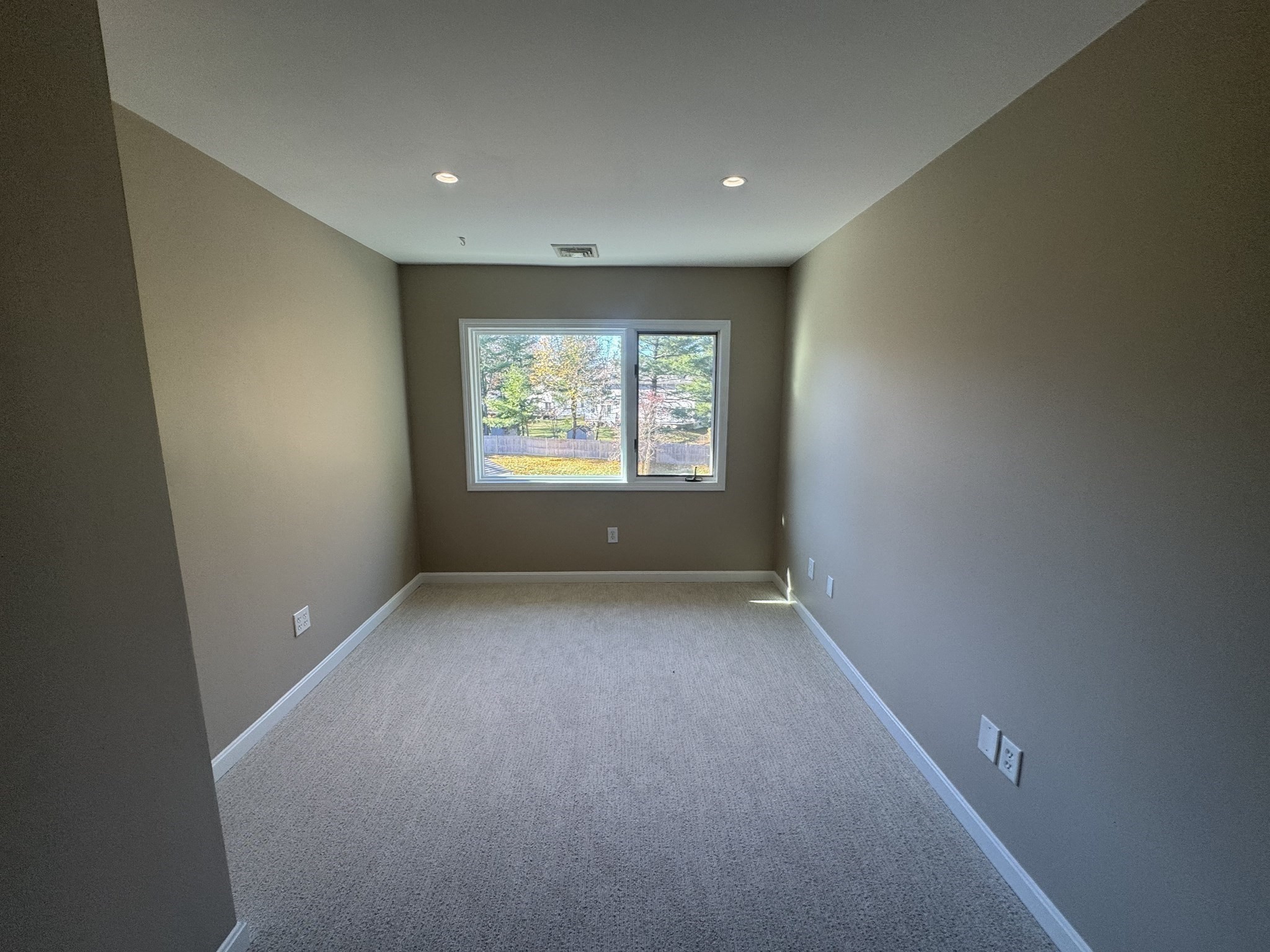 39 Neillian St Unit 39, Bedford, MA 01730 - Image 12