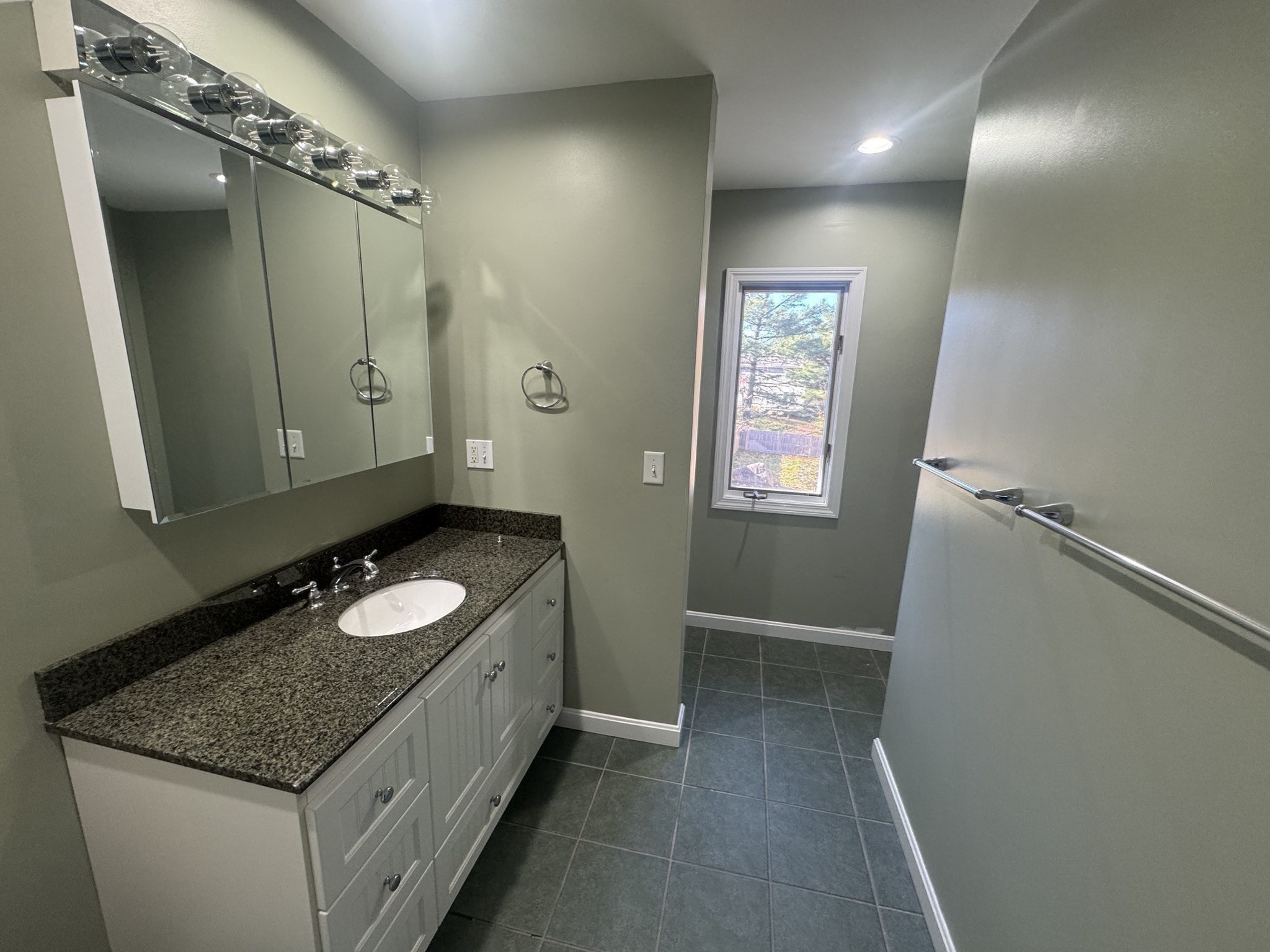 39 Neillian St Unit 39, Bedford, MA 01730 - Image 17