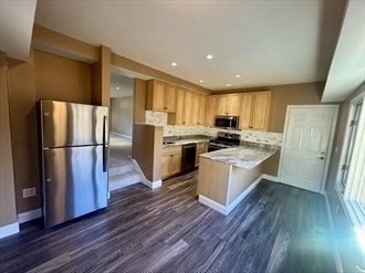 39 Neillian St Unit 39, Bedford, MA 01730 - Image 3