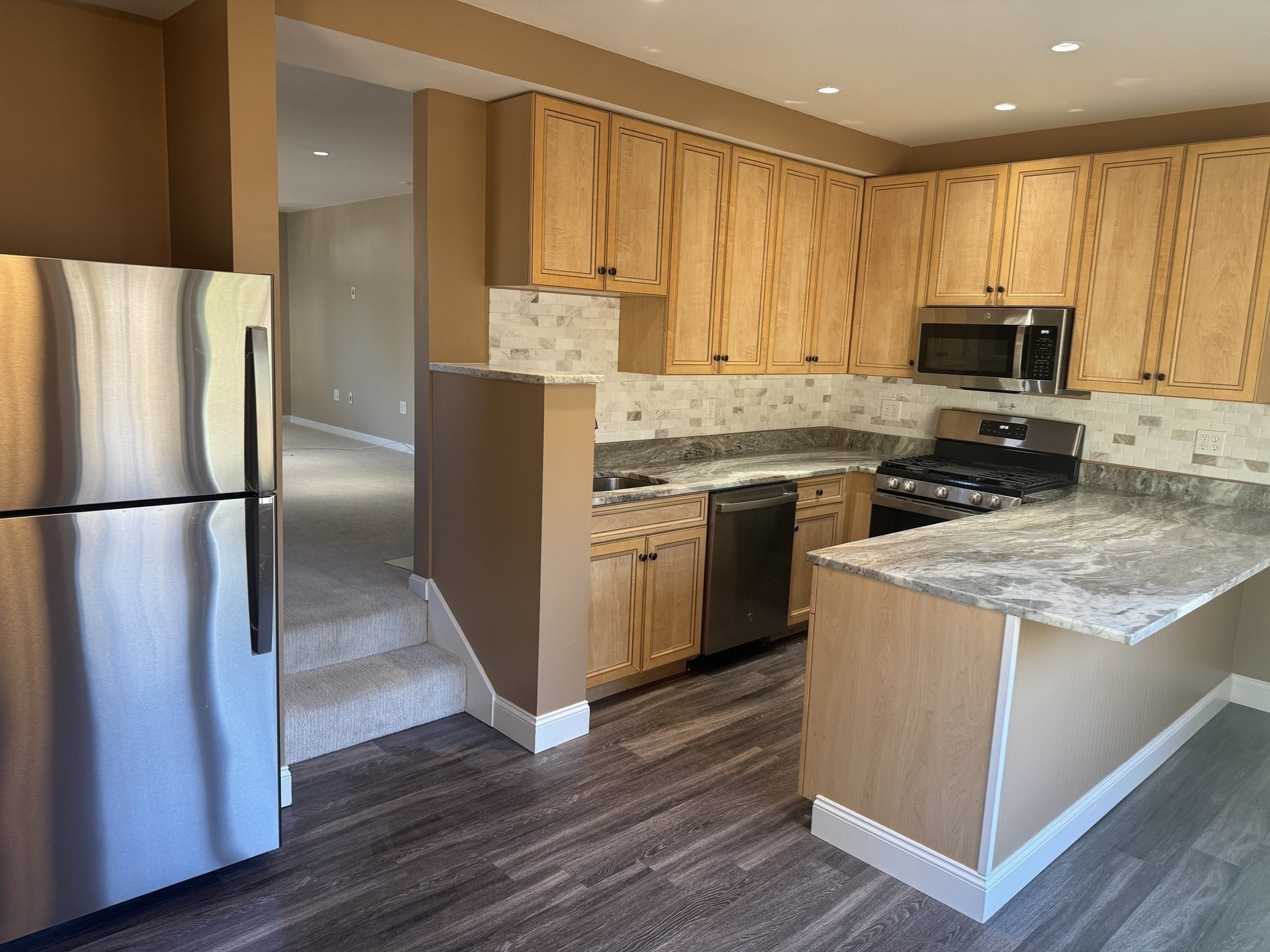 39 Neillian St Unit 39, Bedford, MA 01730 - Image 4