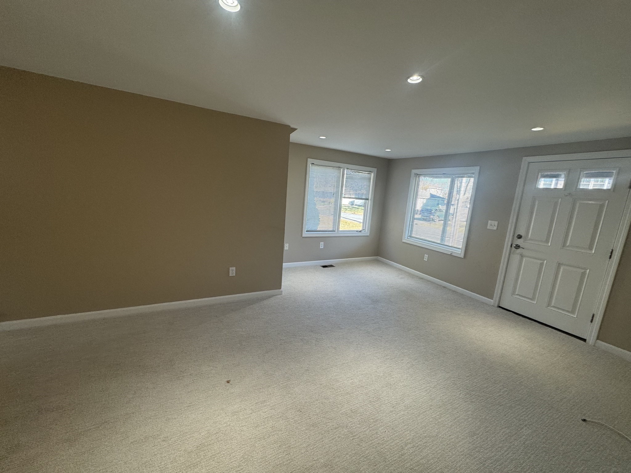 39 Neillian St Unit 39, Bedford, MA 01730 - Image 9