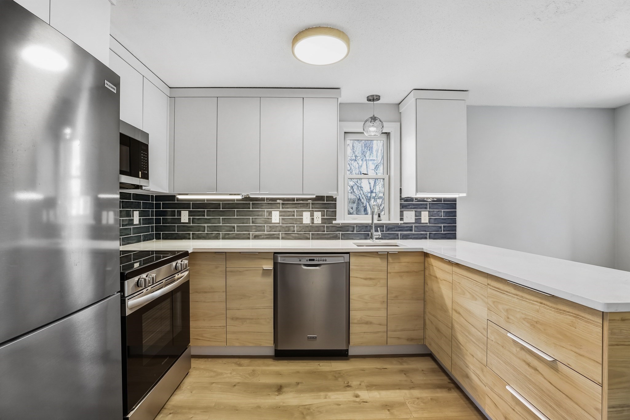 28 Margin St Unit A, Lynn, MA 01905 - Image 4