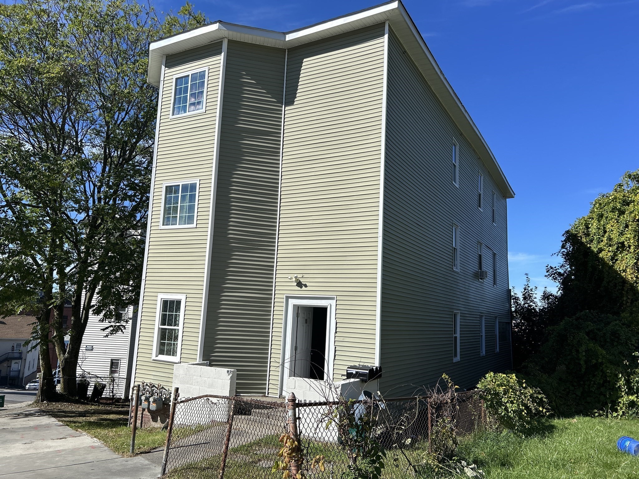 15 Norfolk St, Worcester, MA 01604