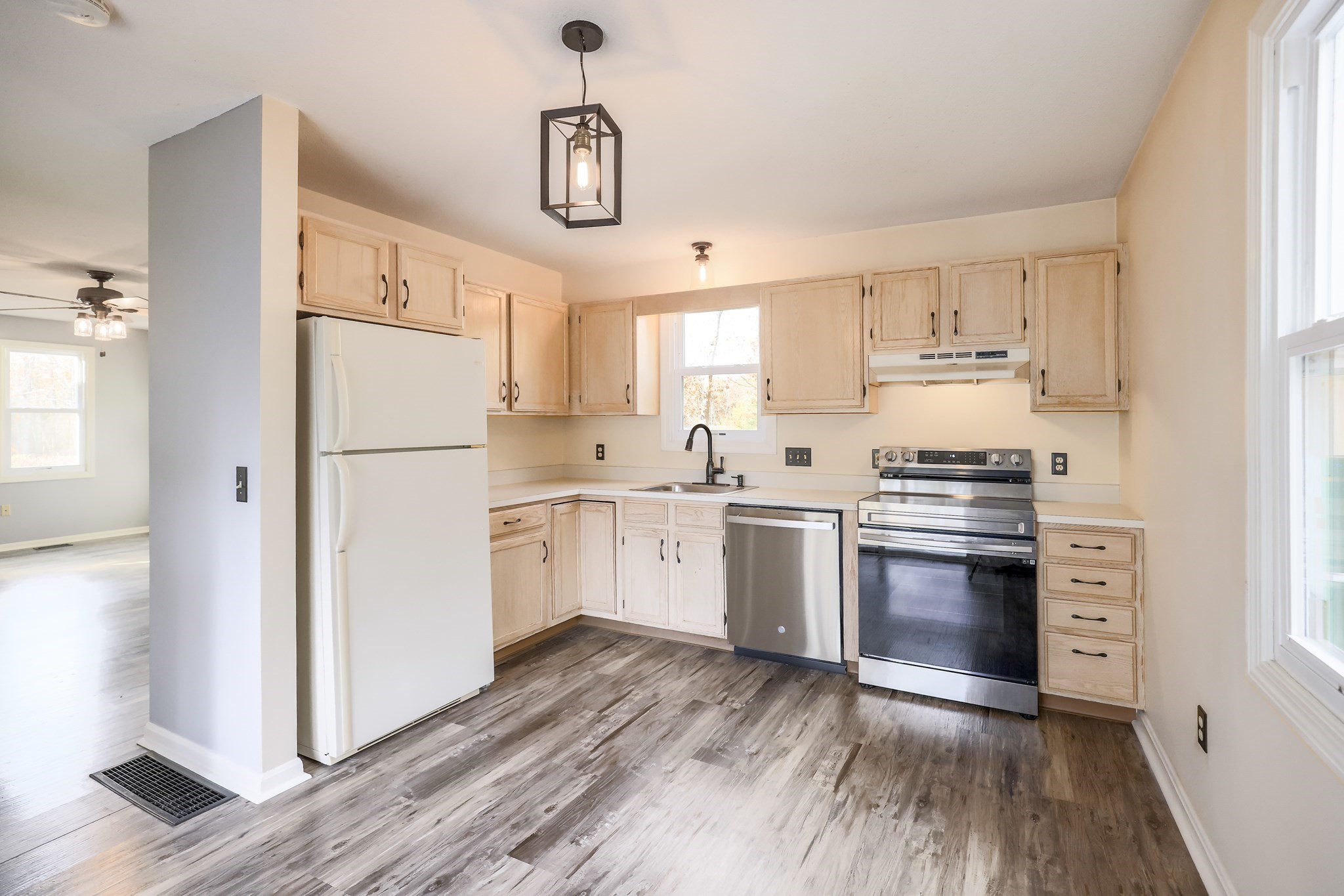 29 Arland Dr, Southbridge, MA 01550 - Image 9