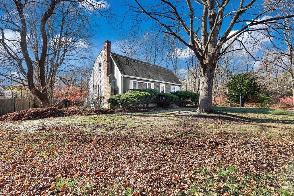 8 Autumn Ln, Walpole, MA 02081 - Image 3