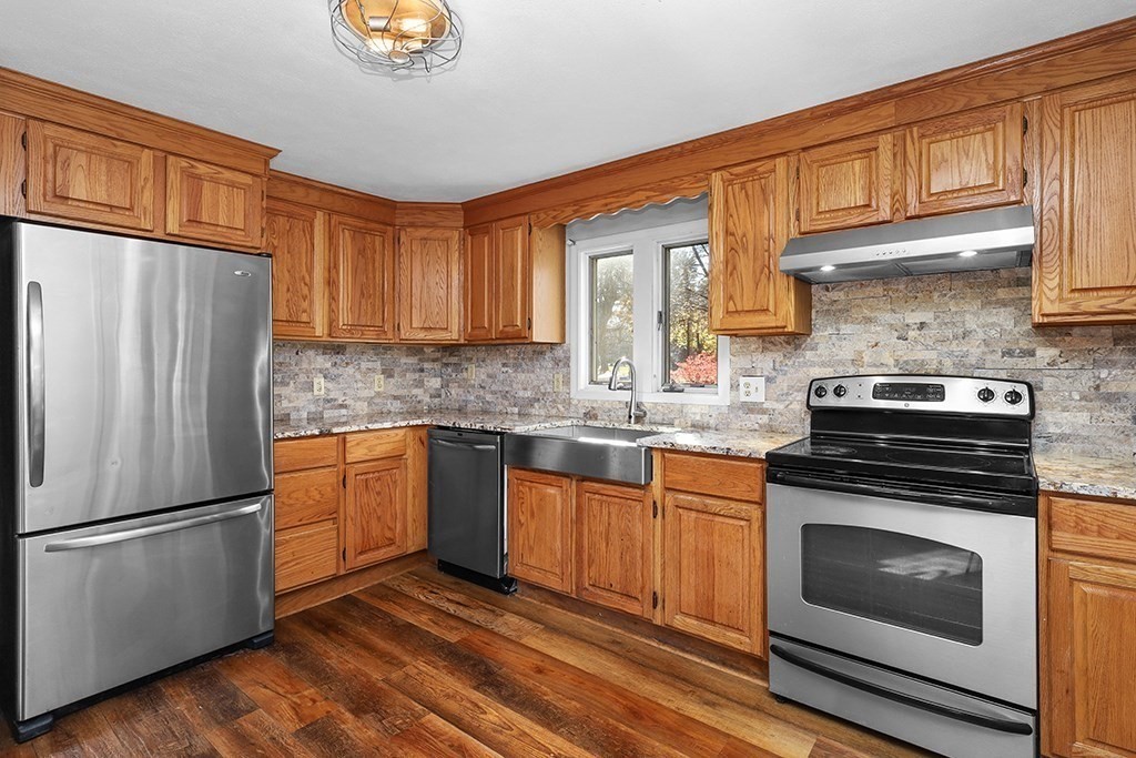 8 Autumn Ln, Walpole, MA 02081 - Image 5