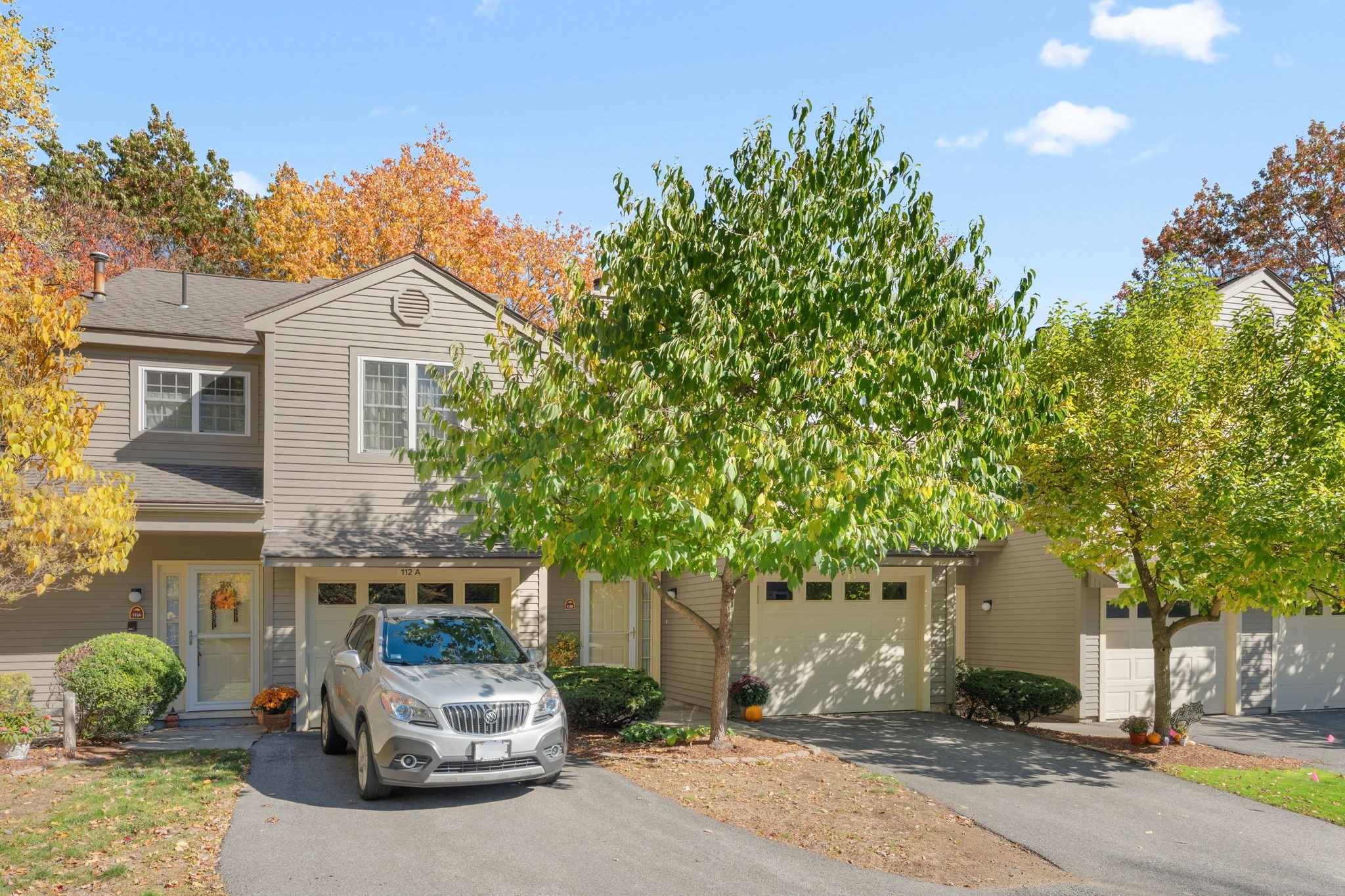 112 Ridgefield Circle Unit B, Clinton, MA 01510 - Image 1