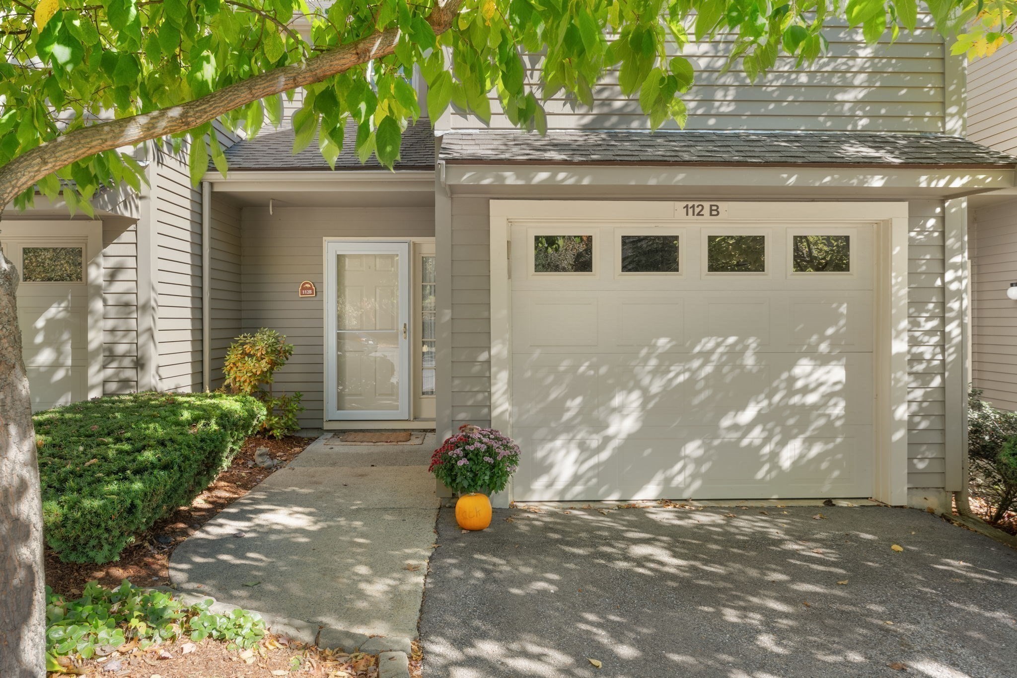 112 Ridgefield Circle Unit B, Clinton, MA 01510 - Image 2