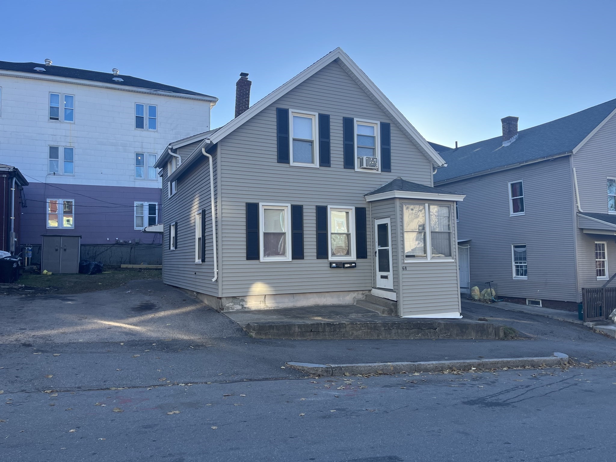 68 Suffolk St, Worcester, MA 01604
