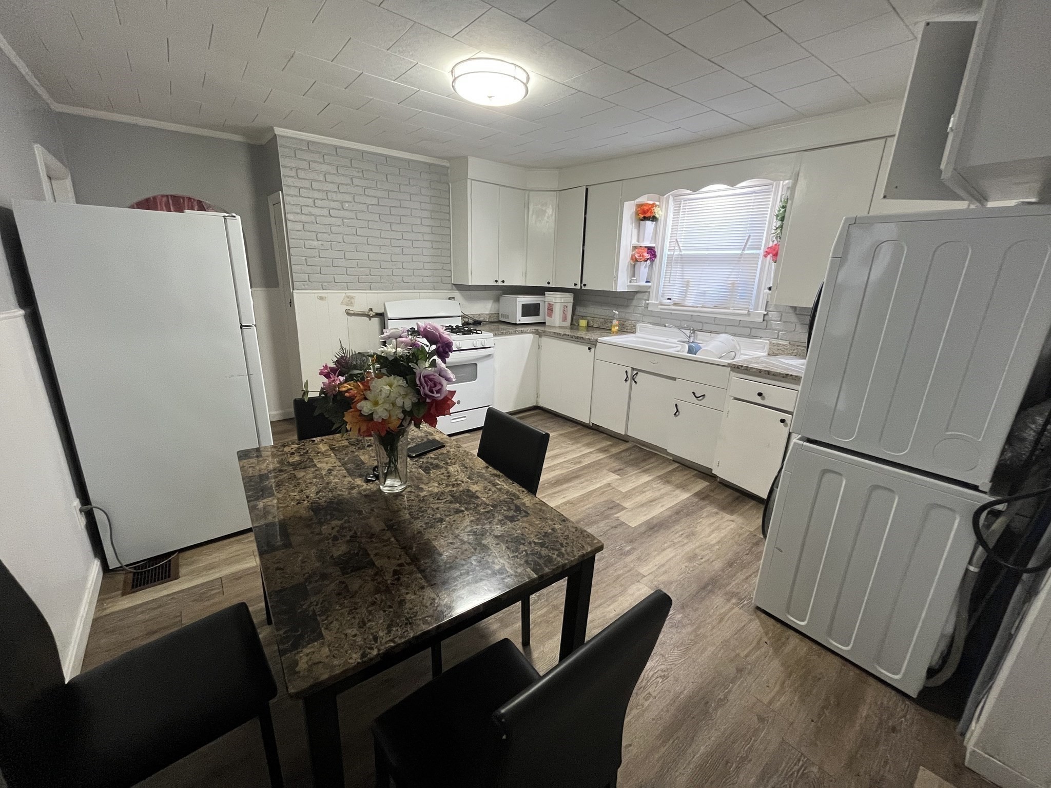 68 Suffolk St, Worcester, MA 01604 - Image 10