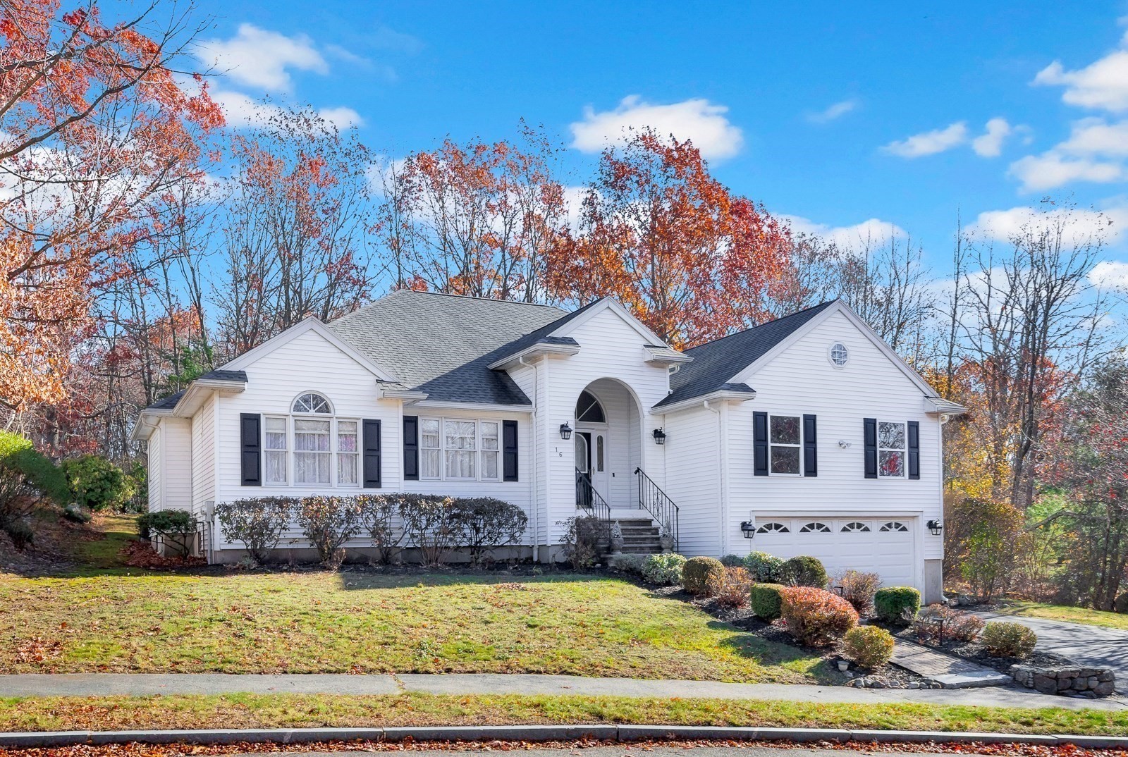 16 Sarah'S Way, Peabody, MA 01960 - Image 2