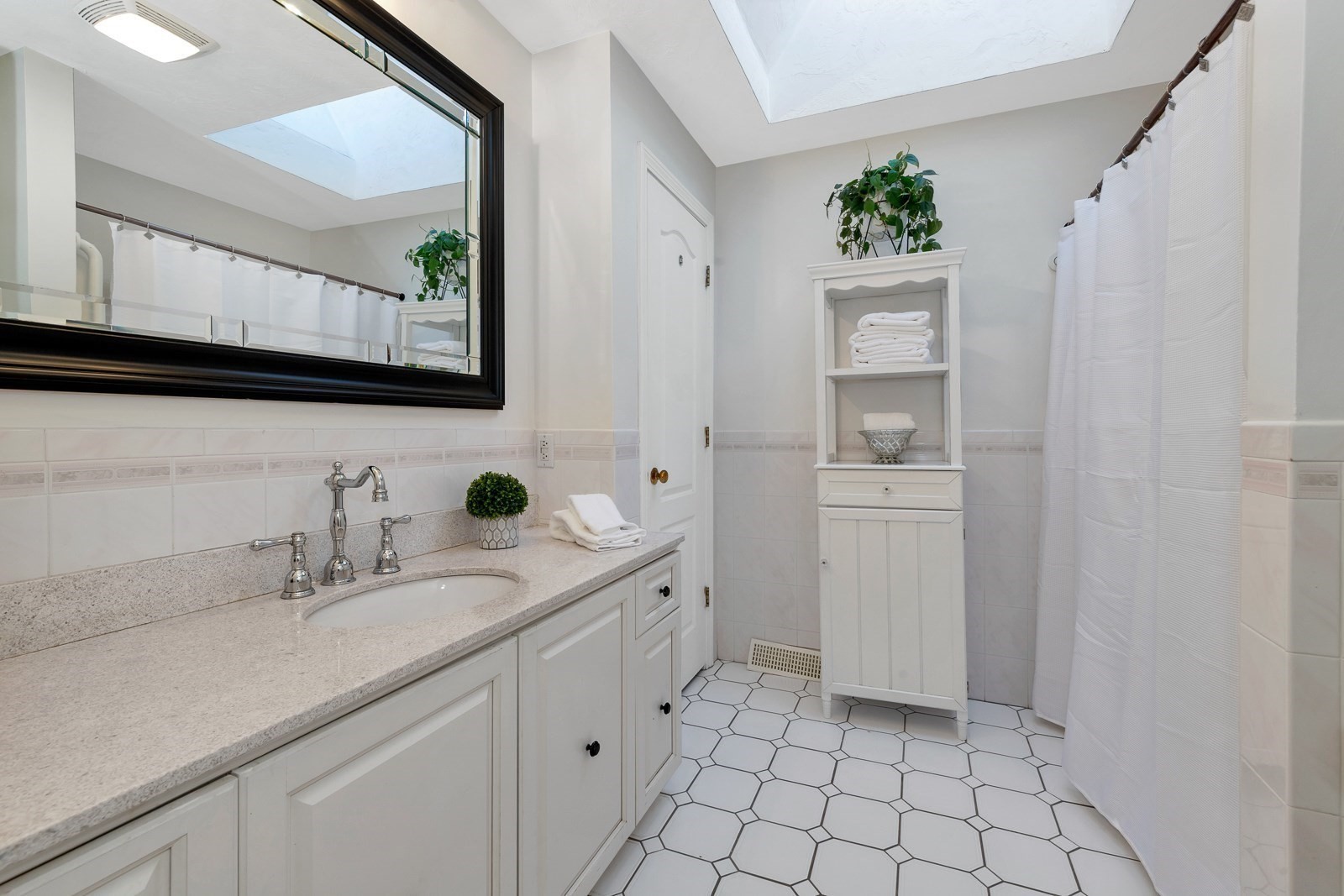 16 Sarah'S Way, Peabody, MA 01960 - Image 23