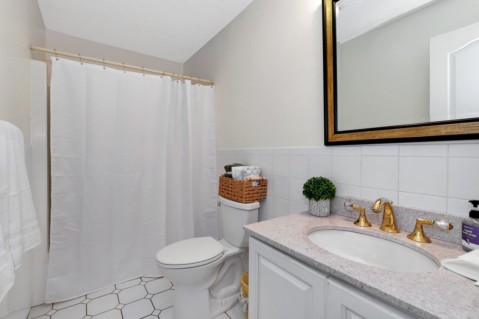 16 Sarah'S Way, Peabody, MA 01960 - Image 26