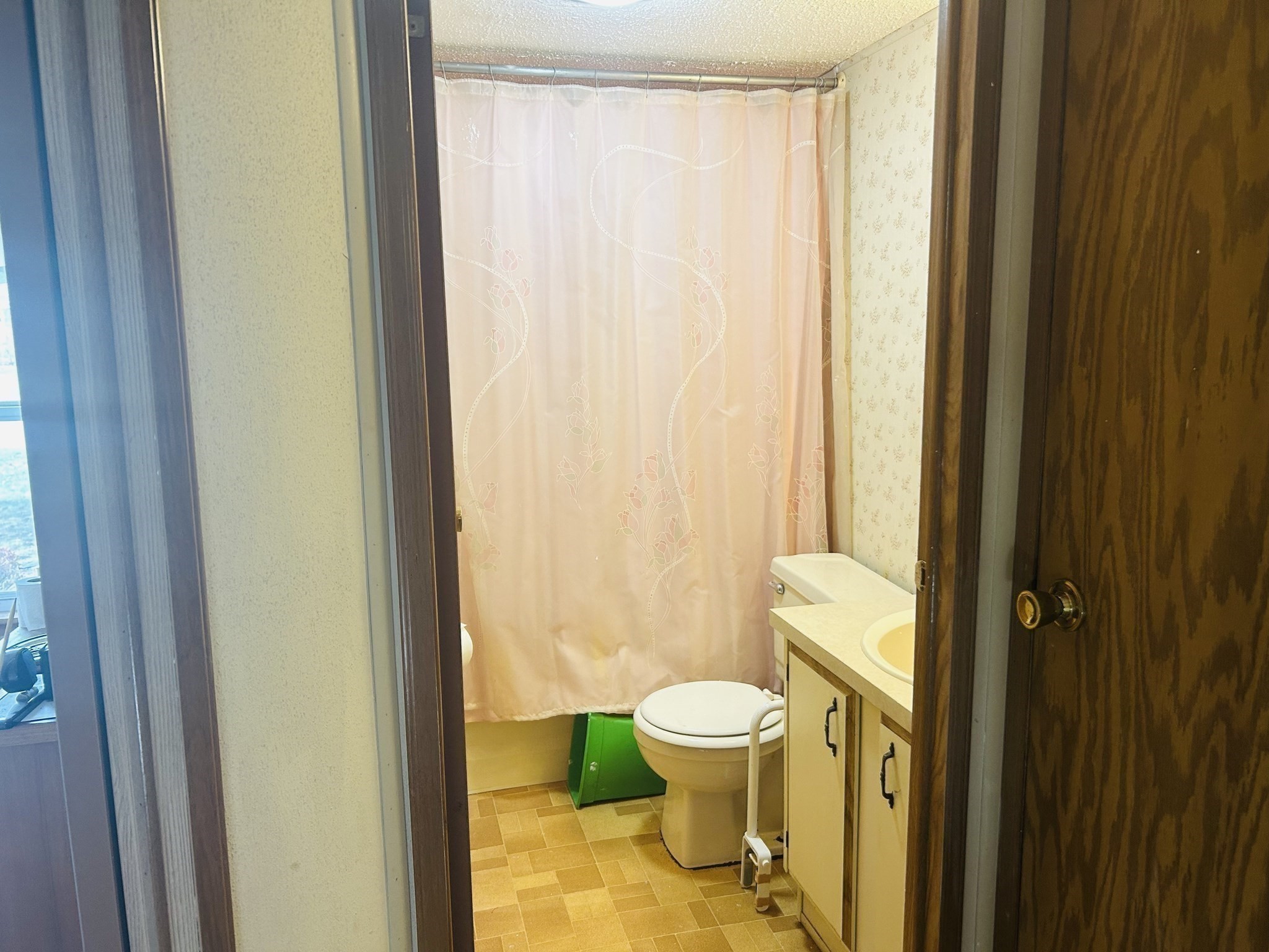 51 Champagne Rd, Gardner, MA 01440 - Image 16