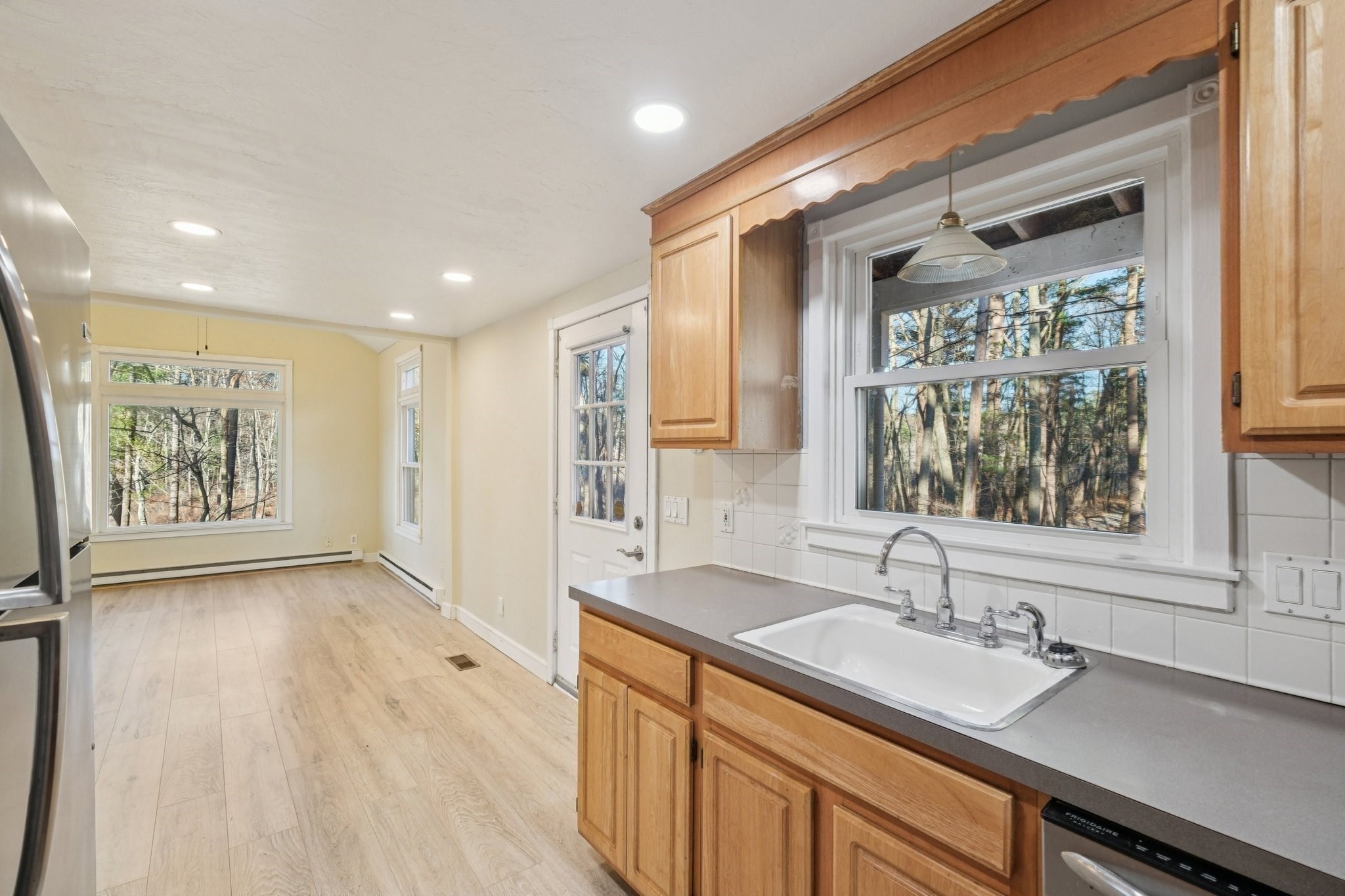 351 Peters Pond Dr, Dracut, MA 01826 - Image 9