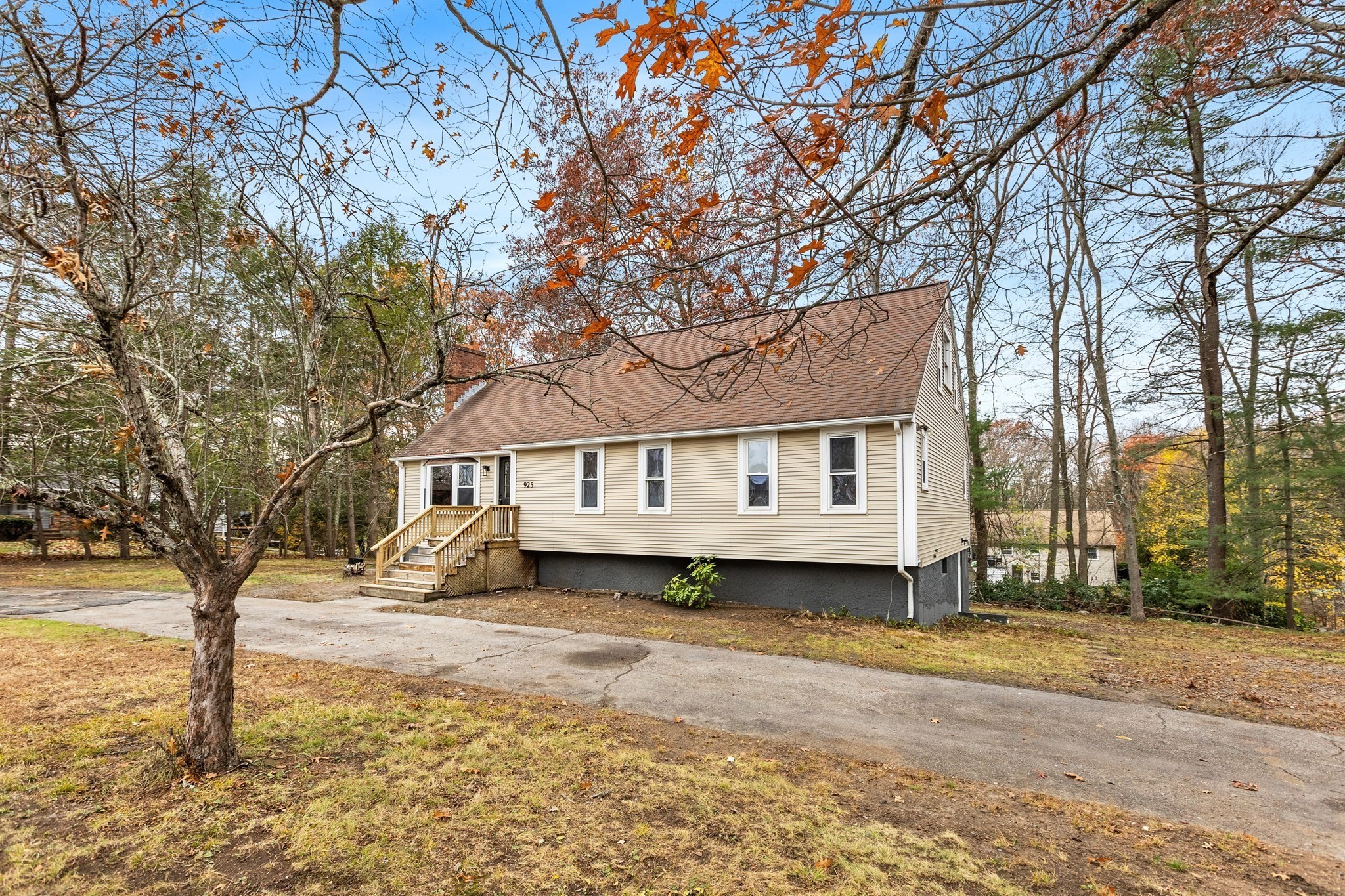 925 Ash St, Brockton, MA 02301