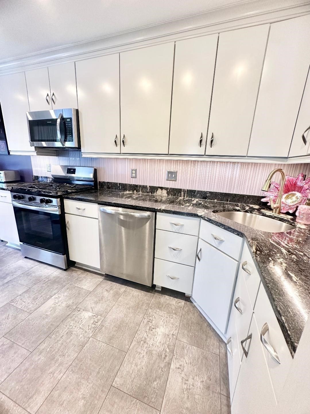 203 Pine Brook Drive Unit 9, Peabody, MA 01960 - Image 4