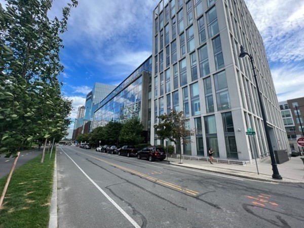 2 Earhart Unit 121, Cambridge, MA 02141 - Image 30