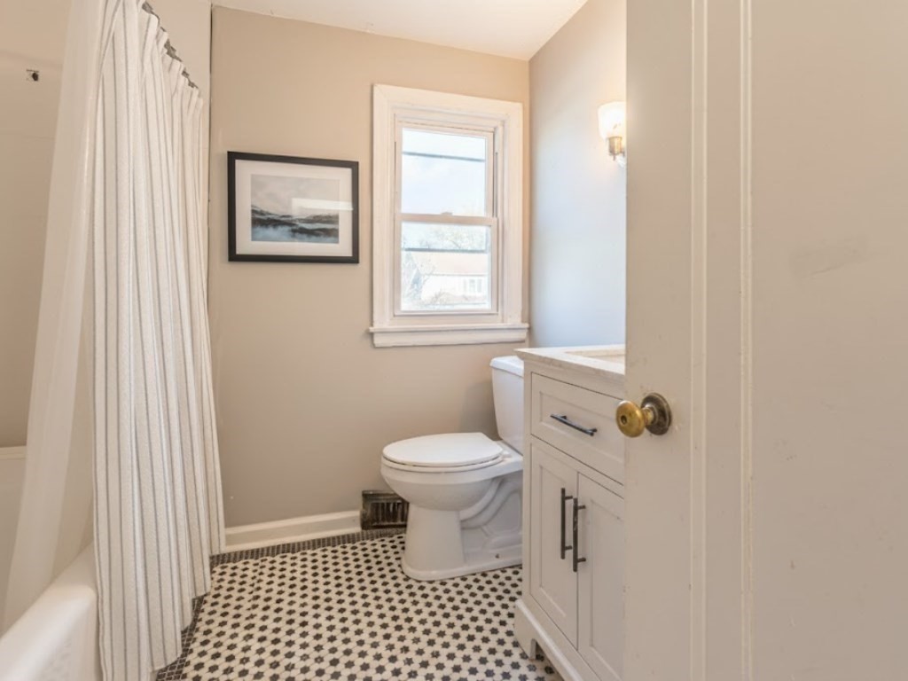 19 Roosevelt Ave, Springfield, MA 01118 - Image 18