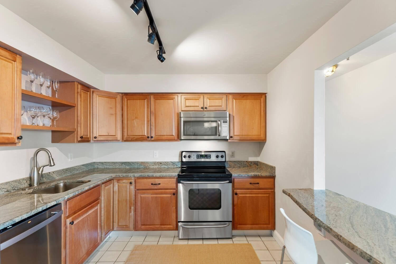 376 Ocean Ave Unit 706, Revere, MA 02151 - Image 14