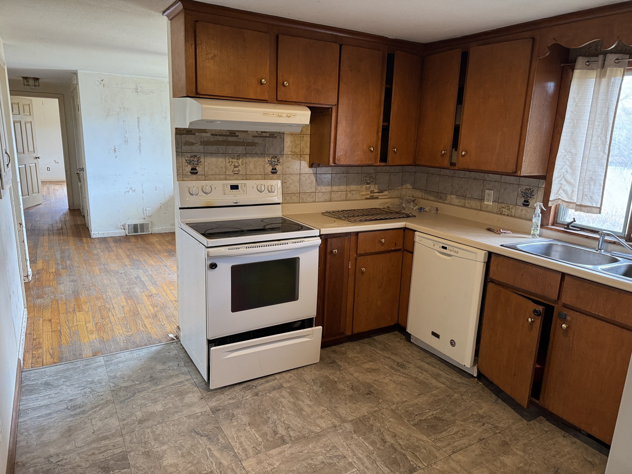 1454 S Branch Pkwy, Springfield, MA 01129 - Image 11