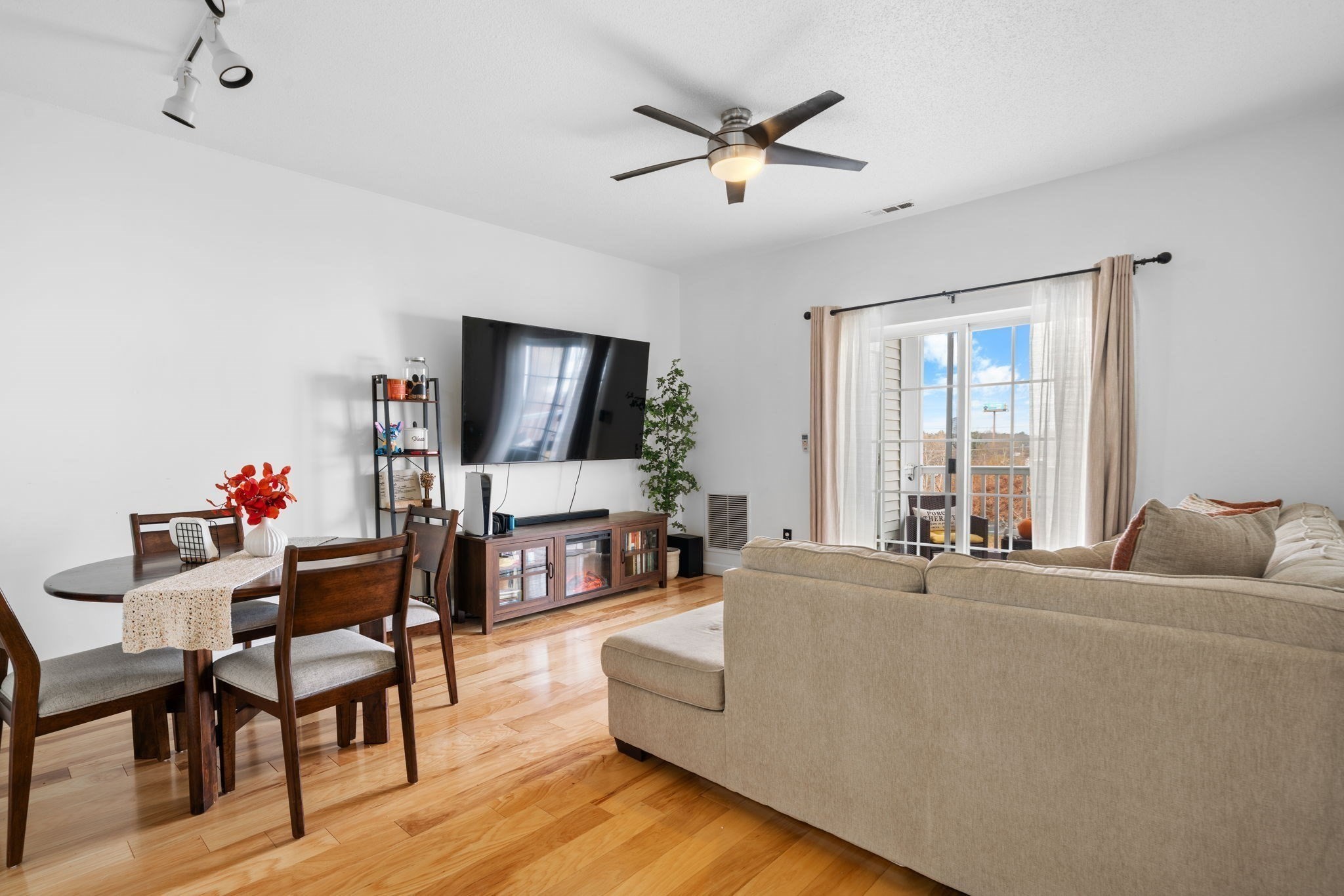 21 Hampshire Unit 412, Methuen, MA 01844 - Image 15