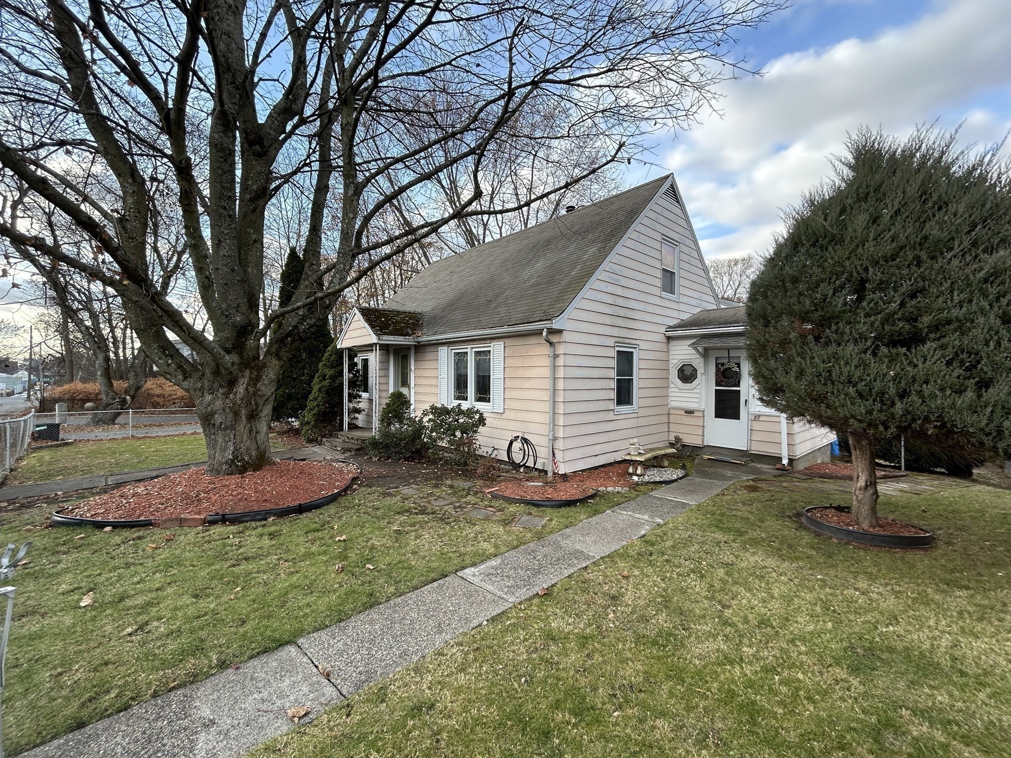 62 Jefferson Ave, Woburn, MA 01801 - Image 2