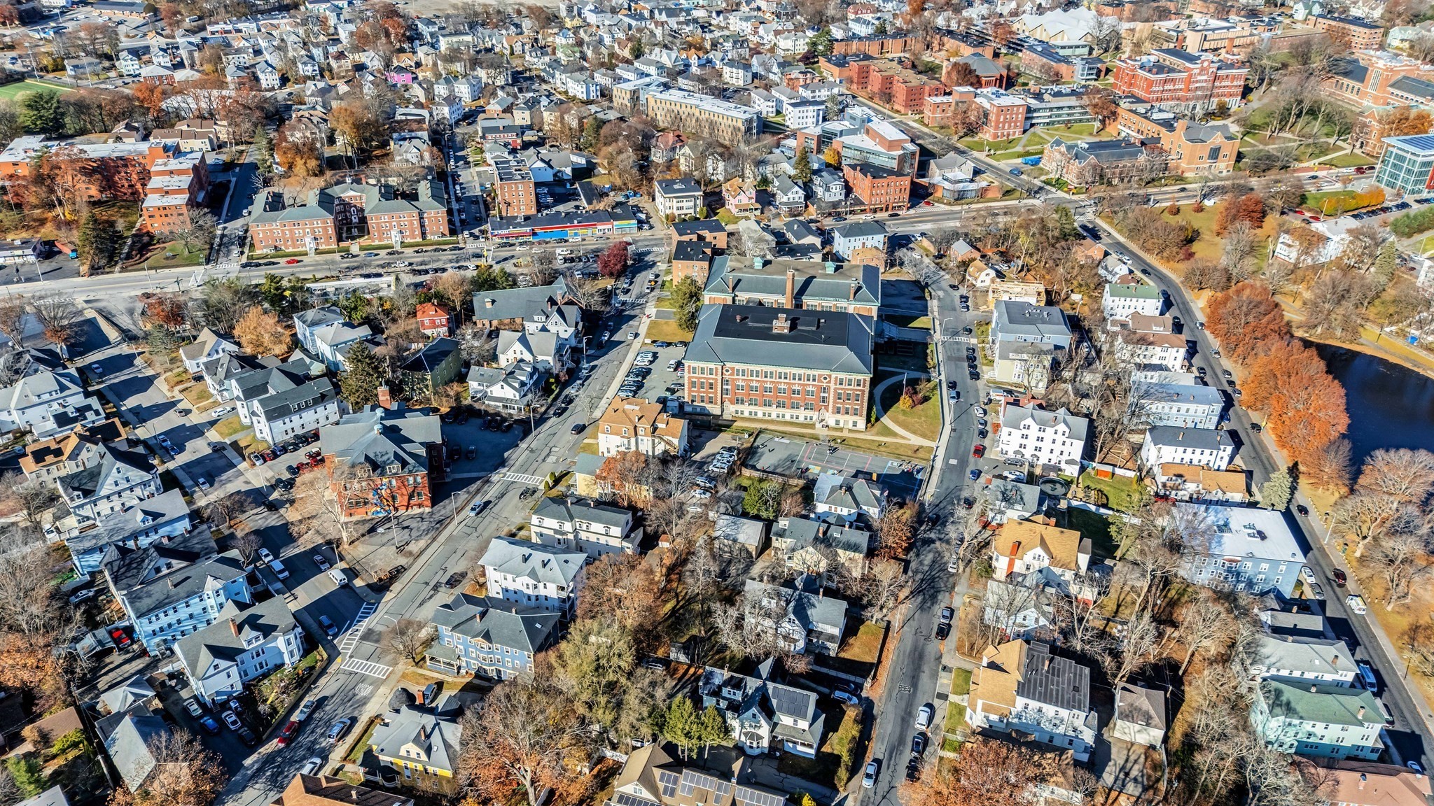 28 Richards St, Worcester, MA 01603 - Image 4