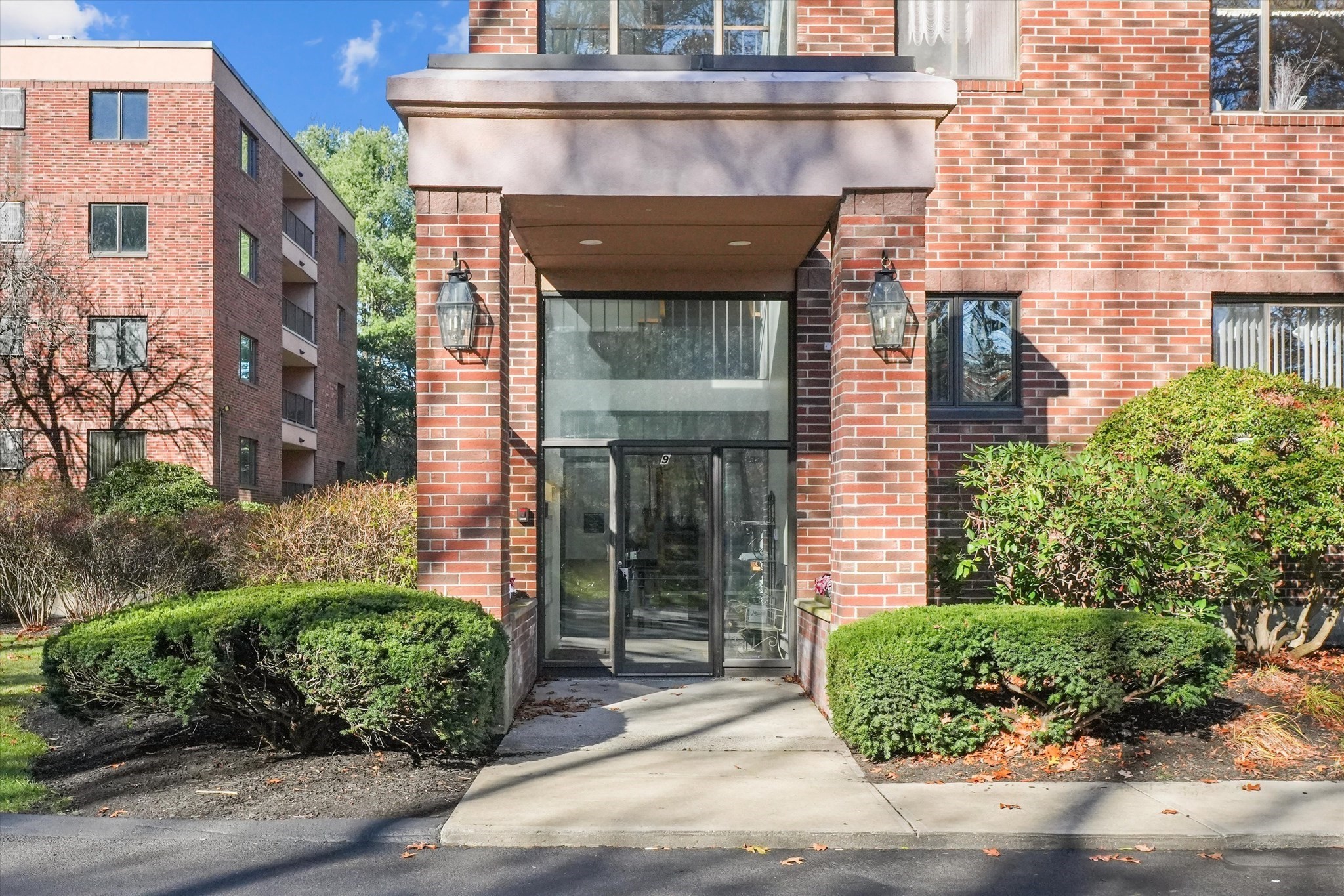 9 Ledgewood Way Unit 6, Peabody, MA 01960 - Image 3