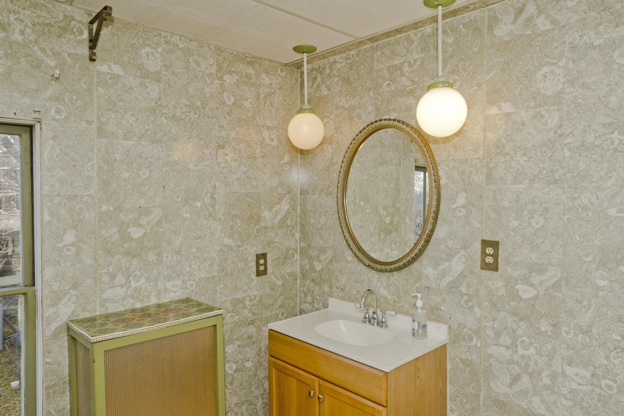 115 Thompson St, Springfield, MA 01109 - Image 29