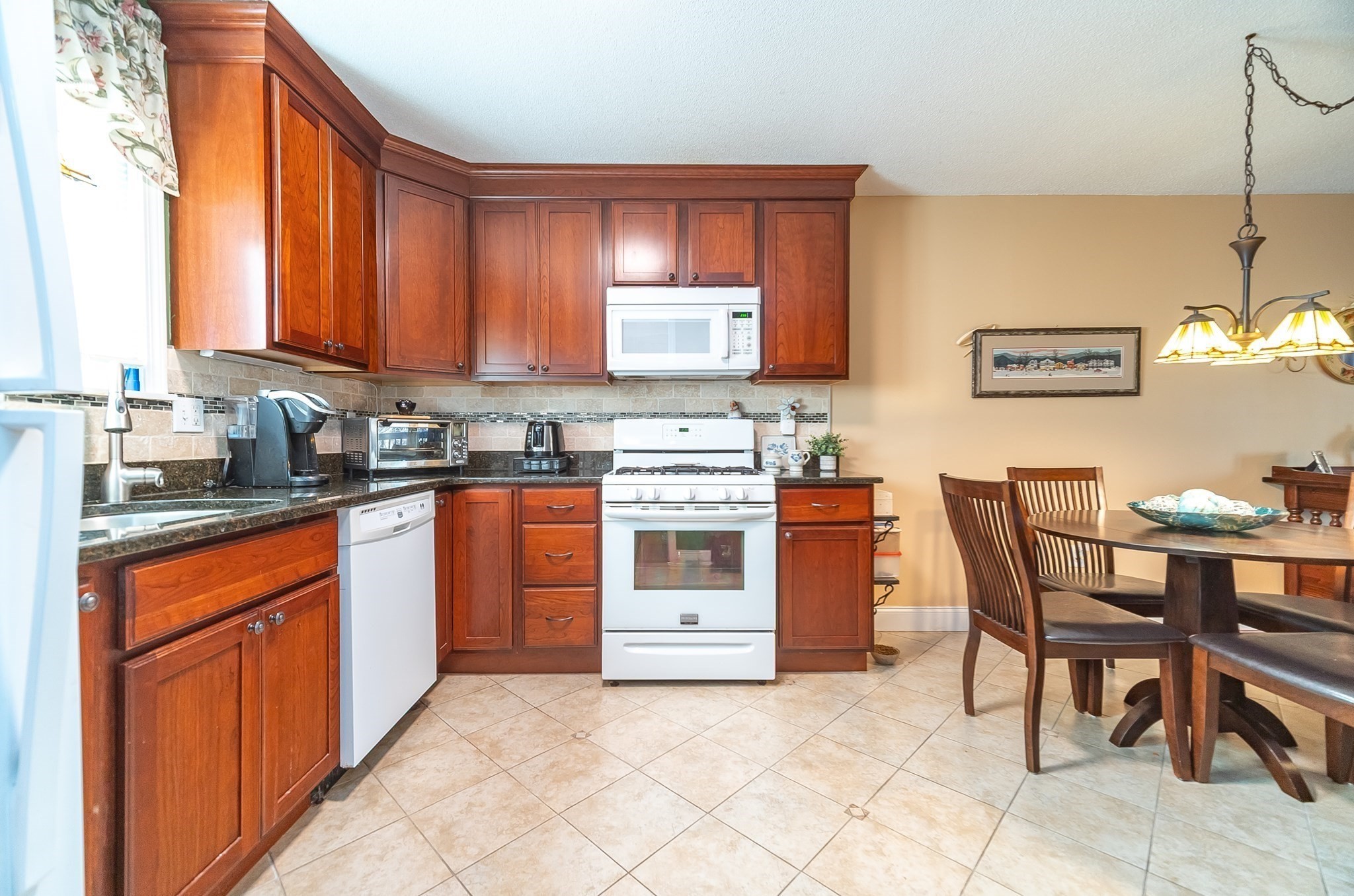 172 Beekman Dr Unit 172, Agawam, MA 01001 - Image 11