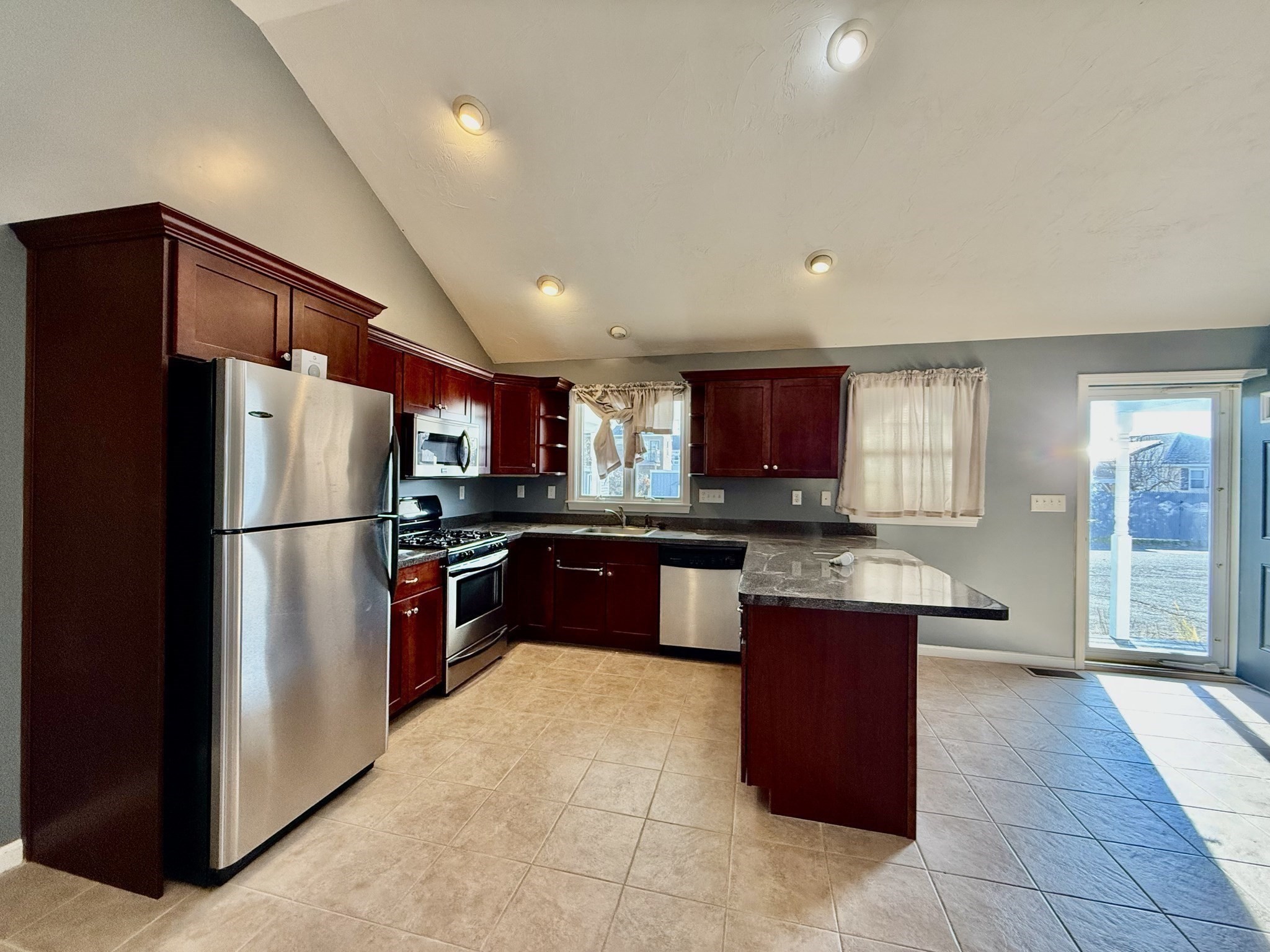 84 Pearl St, Stoughton, MA 02072 - Image 2