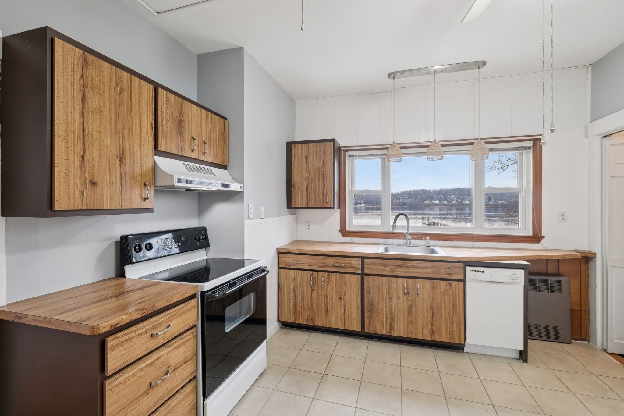 2396 Riverside Ave, Somerset, MA 02726 - Image 35