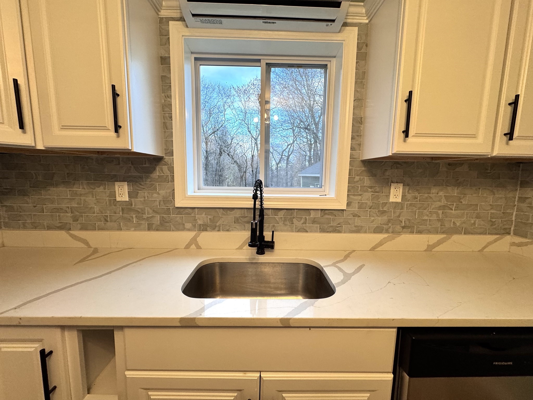 9 Idalla Ave, Worcester, MA 01606 - Image 5