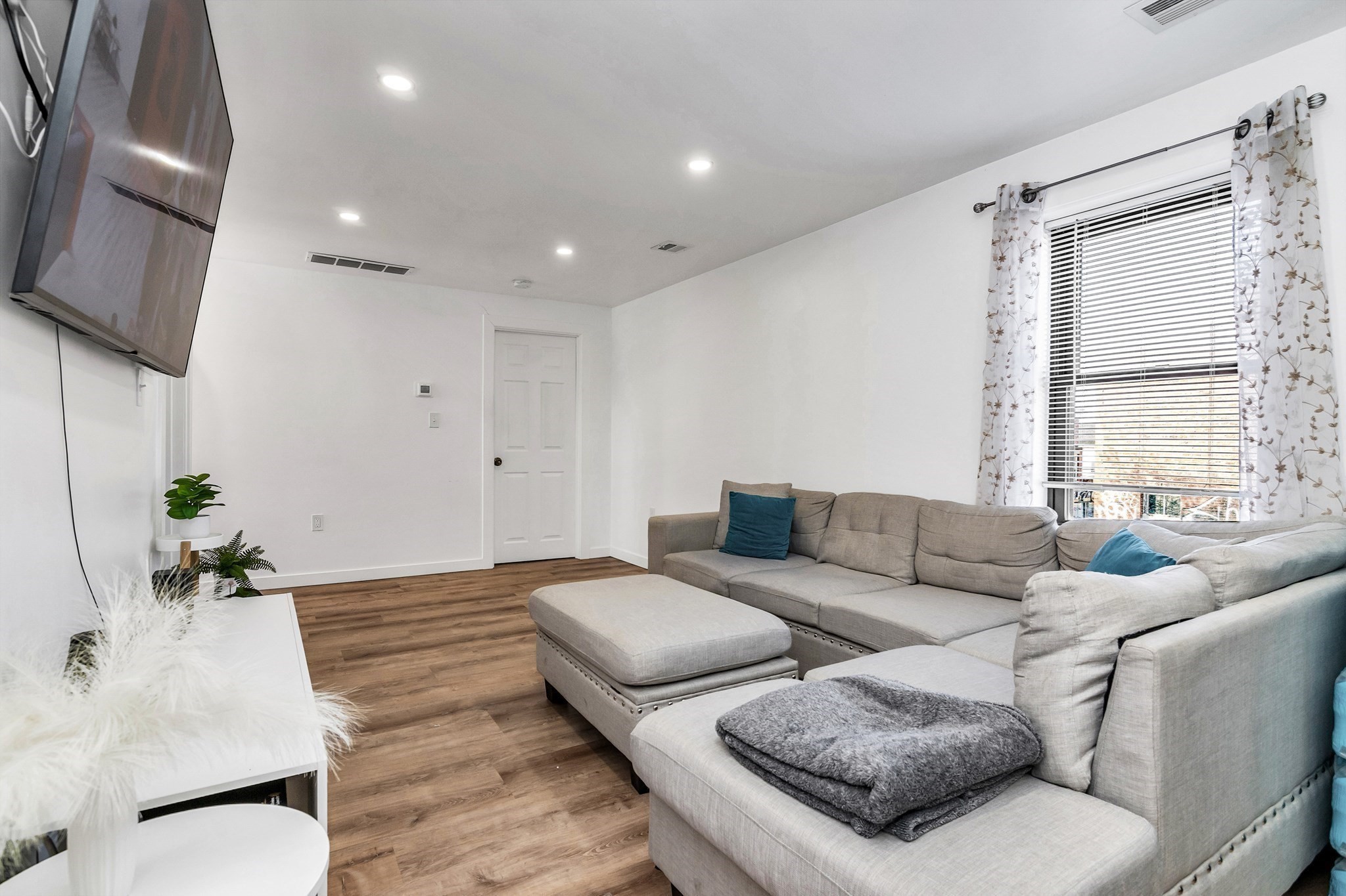 132 S Broadway, Lawrence, MA 01843 - Image 23