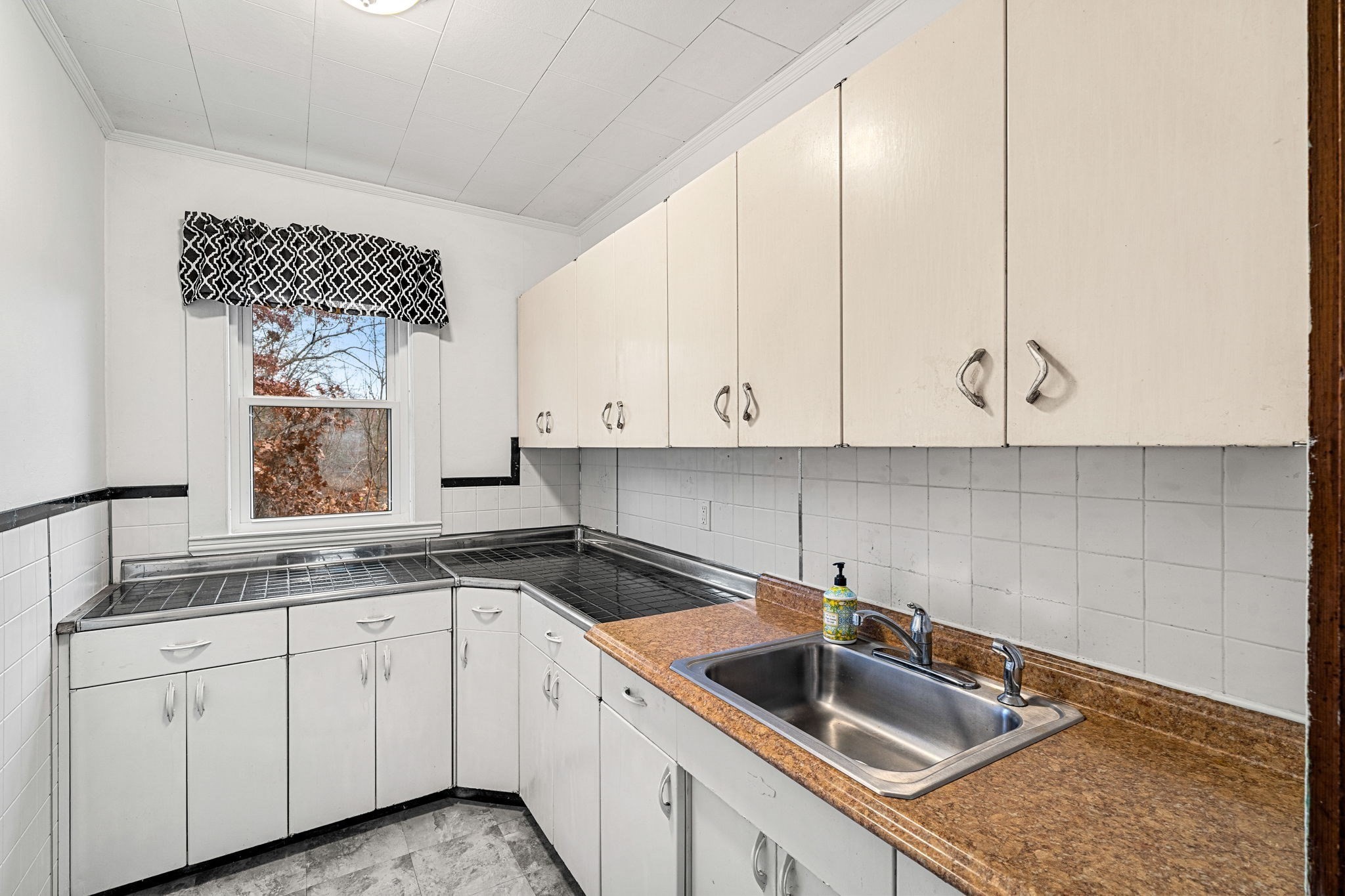 11 Devonshire Street, Lawrence, MA 01843 - Image 15