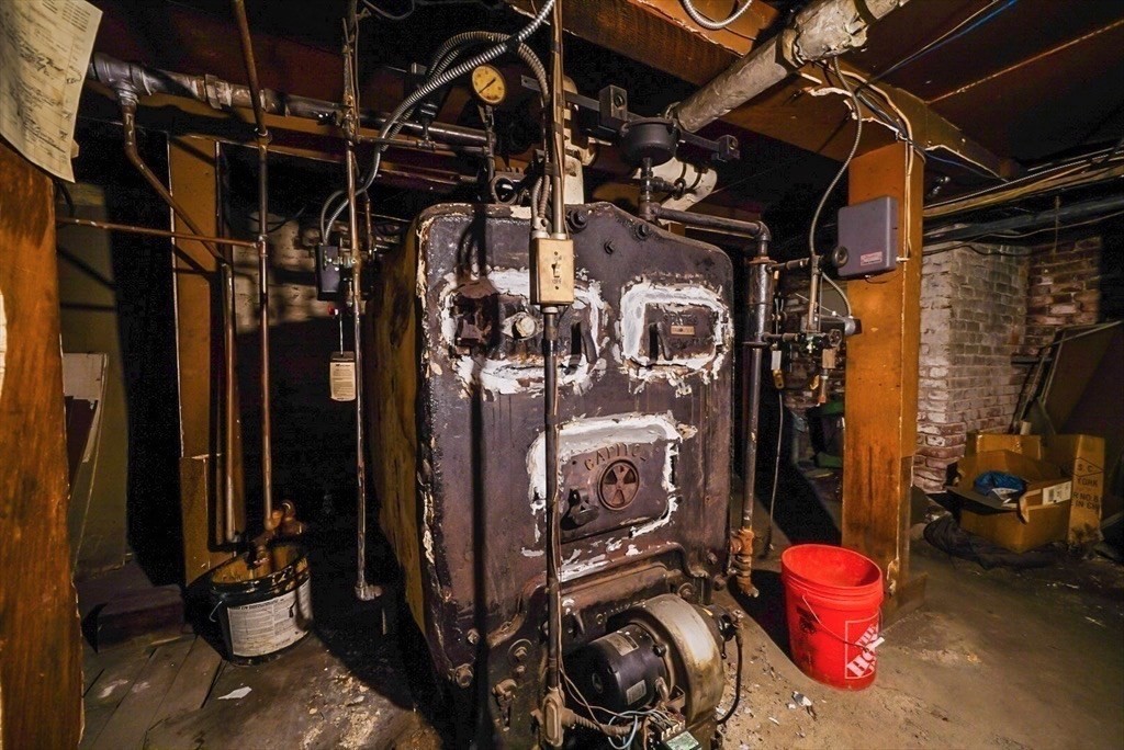 321 High St, Holyoke, MA 01040 - Image 8