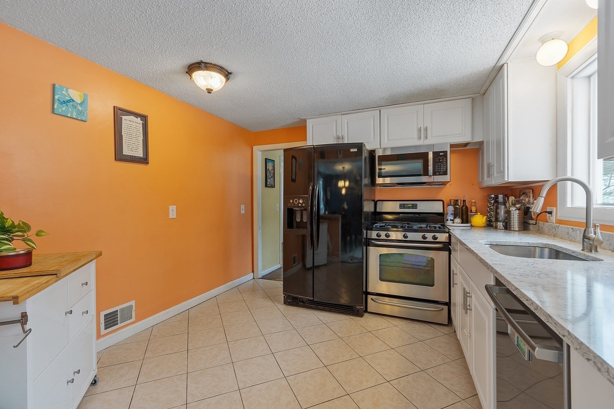 2 Edith Rd, Hudson, MA 01749 - Image 8